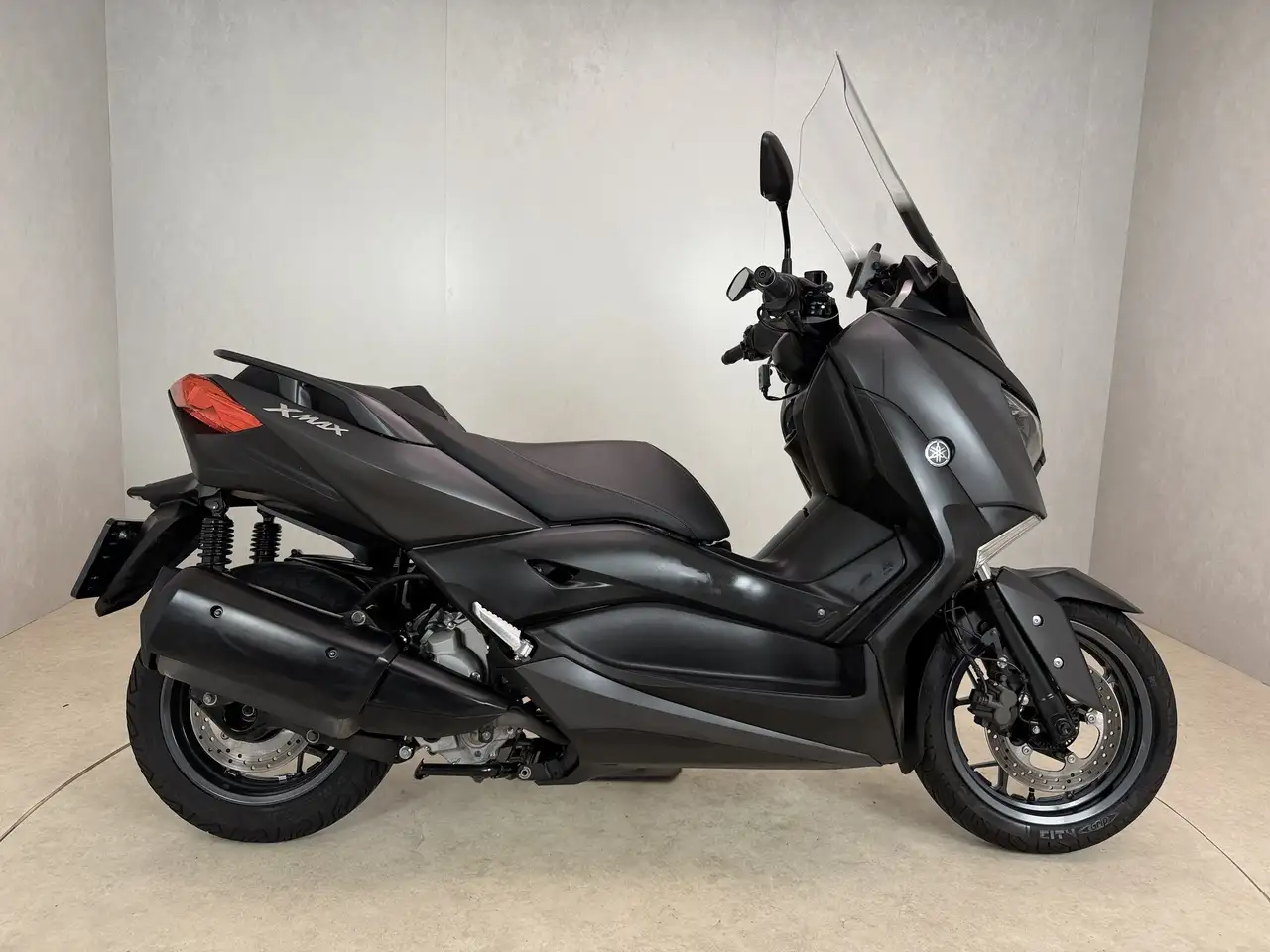Yamaha X-Max 300