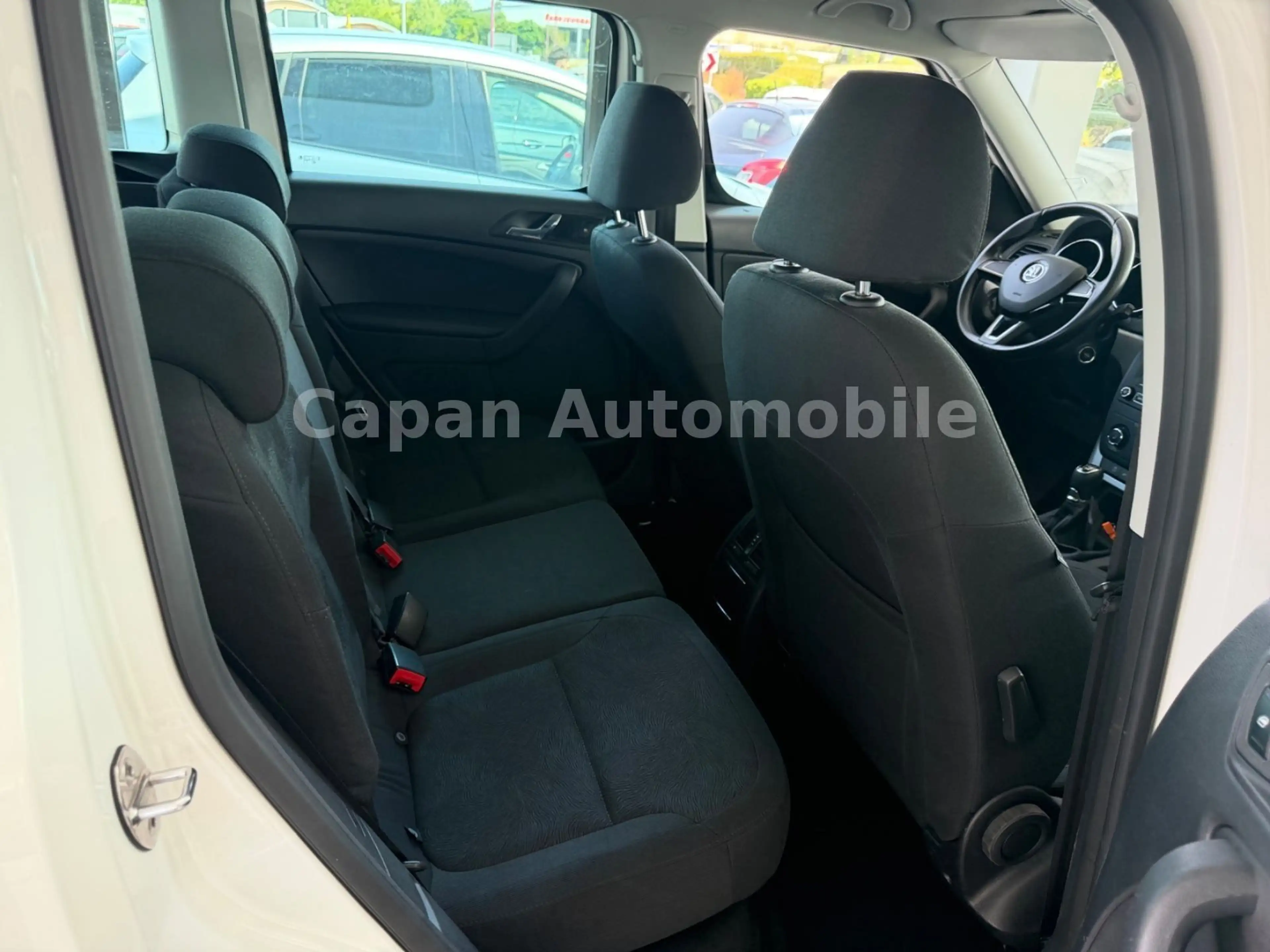 Skoda Yeti Ambition 1.Hand/Klima/SHZ/PDC/EURO6 — photo 13