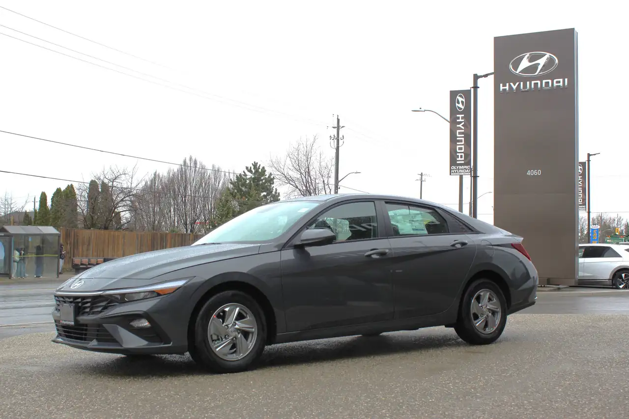 Hyundai ELANTRA photo Hyundai ELANTRA