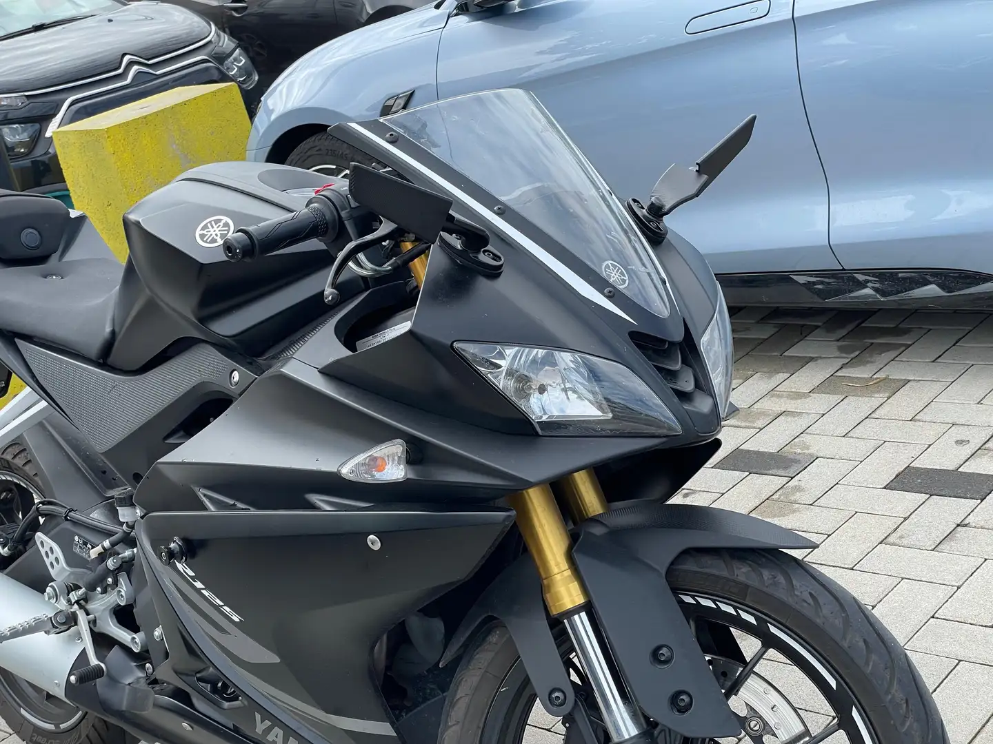 Yamaha YZF-R125 Чорний - 2