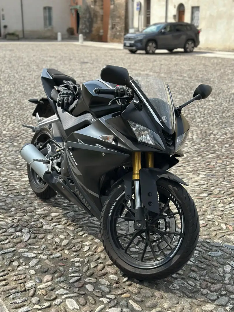 Yamaha YZF-R125 Чорний - 1