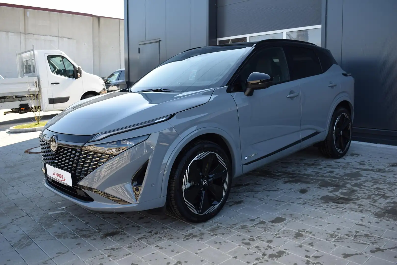 Nissan Qashqai 1.5 VC-T ePower N-Design Komfort+ Grau - 2
