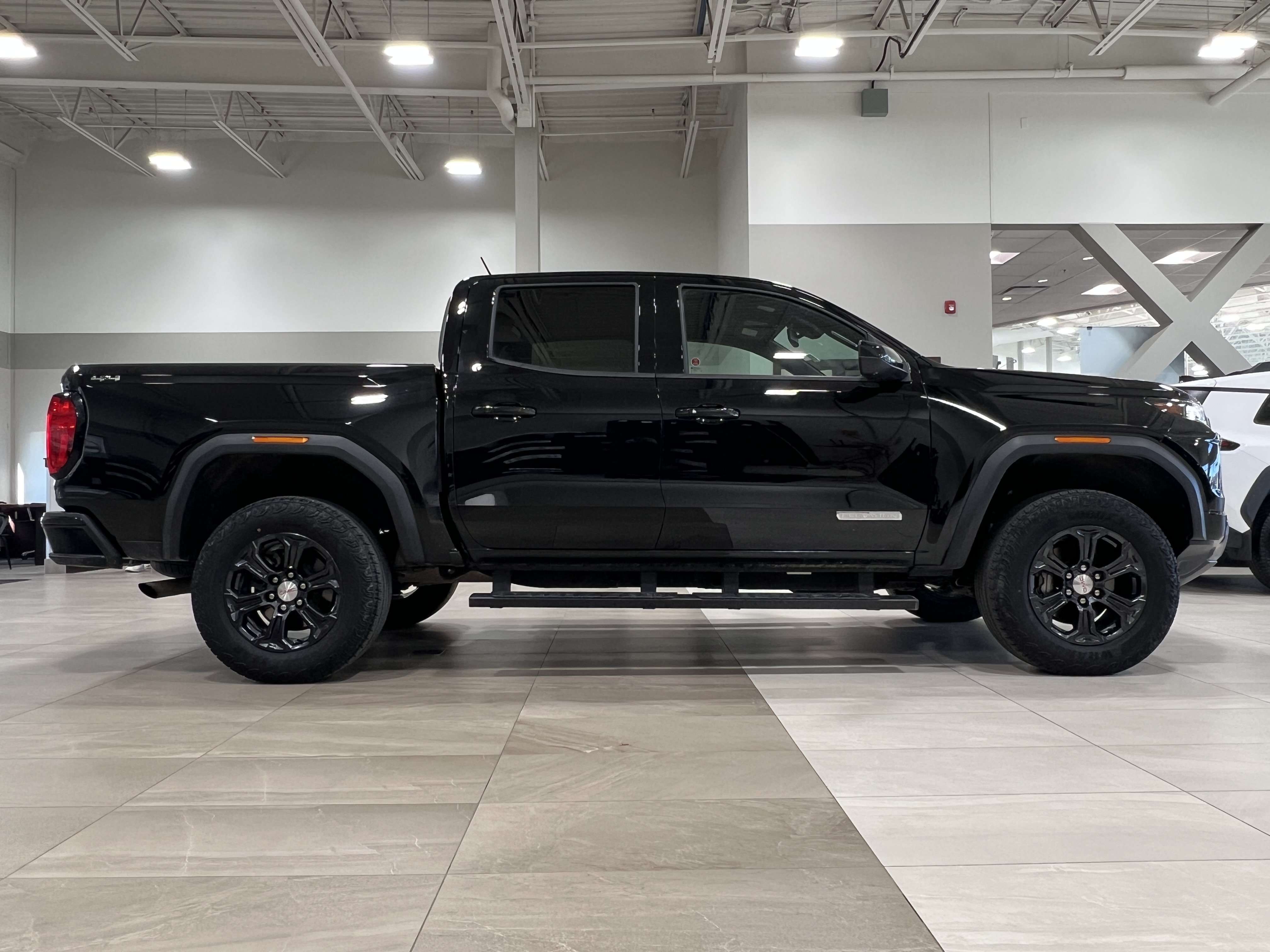 2023 GMC Canyon