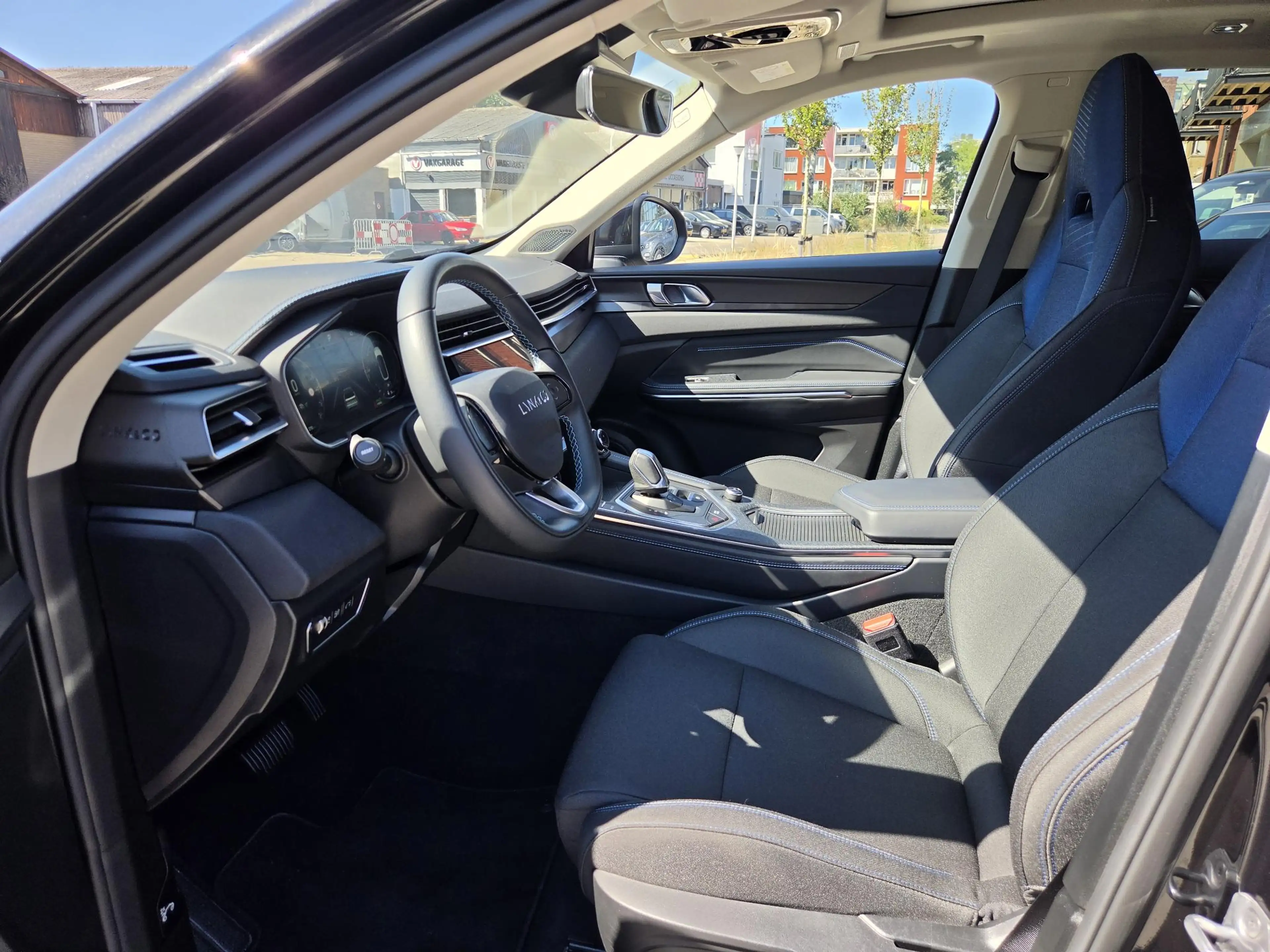 Lynk & Co 01 1.5 HYBRIDE | 360 camera | panodak | blindspot | e — photo 5