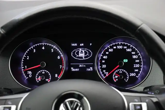 Volkswagen Golf Sportsvan view 23