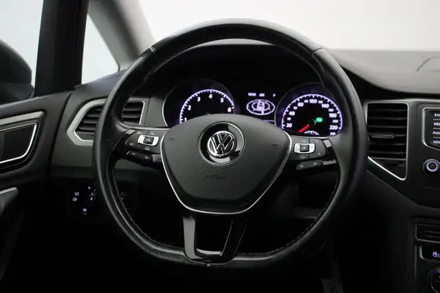 Volkswagen Golf Sportsvan view 21