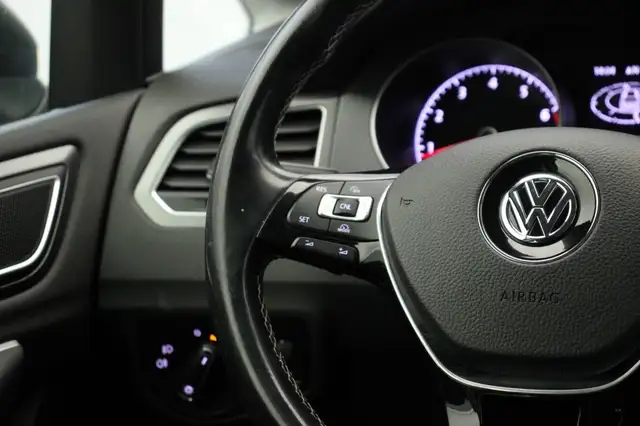 Volkswagen Golf Sportsvan view 6