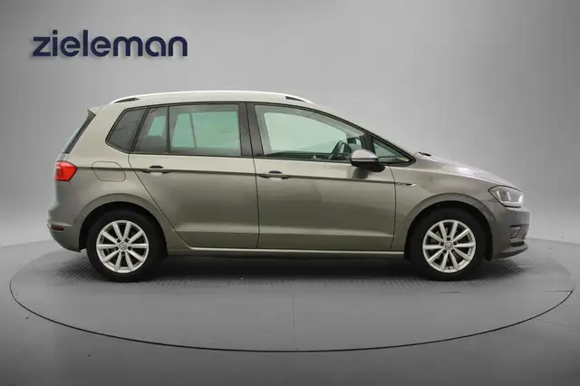 Volkswagen Golf Sportsvan view 16