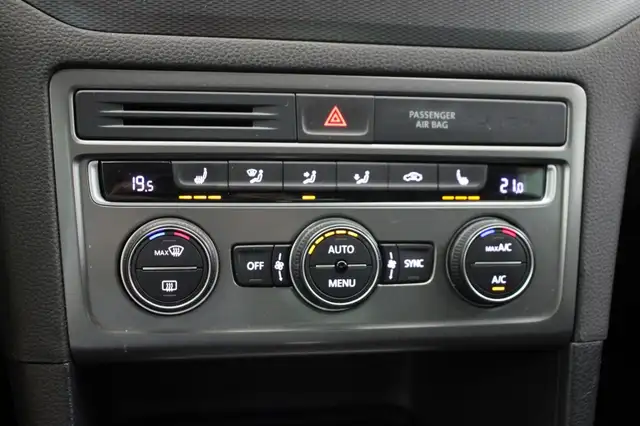 Volkswagen Golf Sportsvan view 7