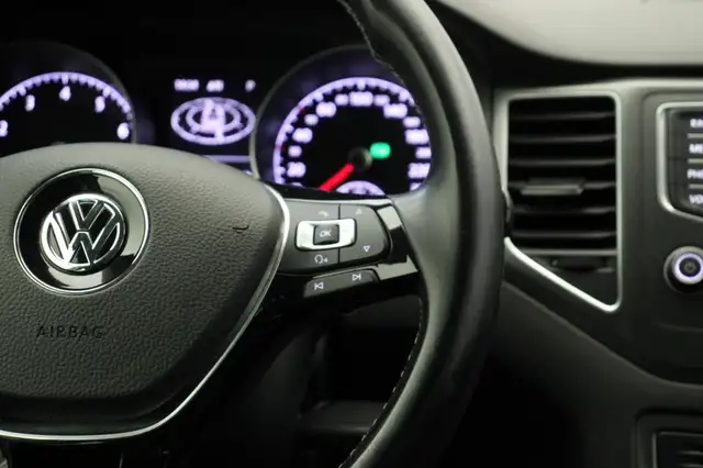 Volkswagen Golf Sportsvan view 22