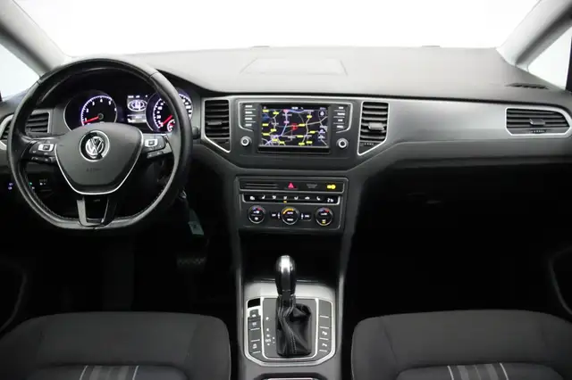 Volkswagen Golf Sportsvan view 2