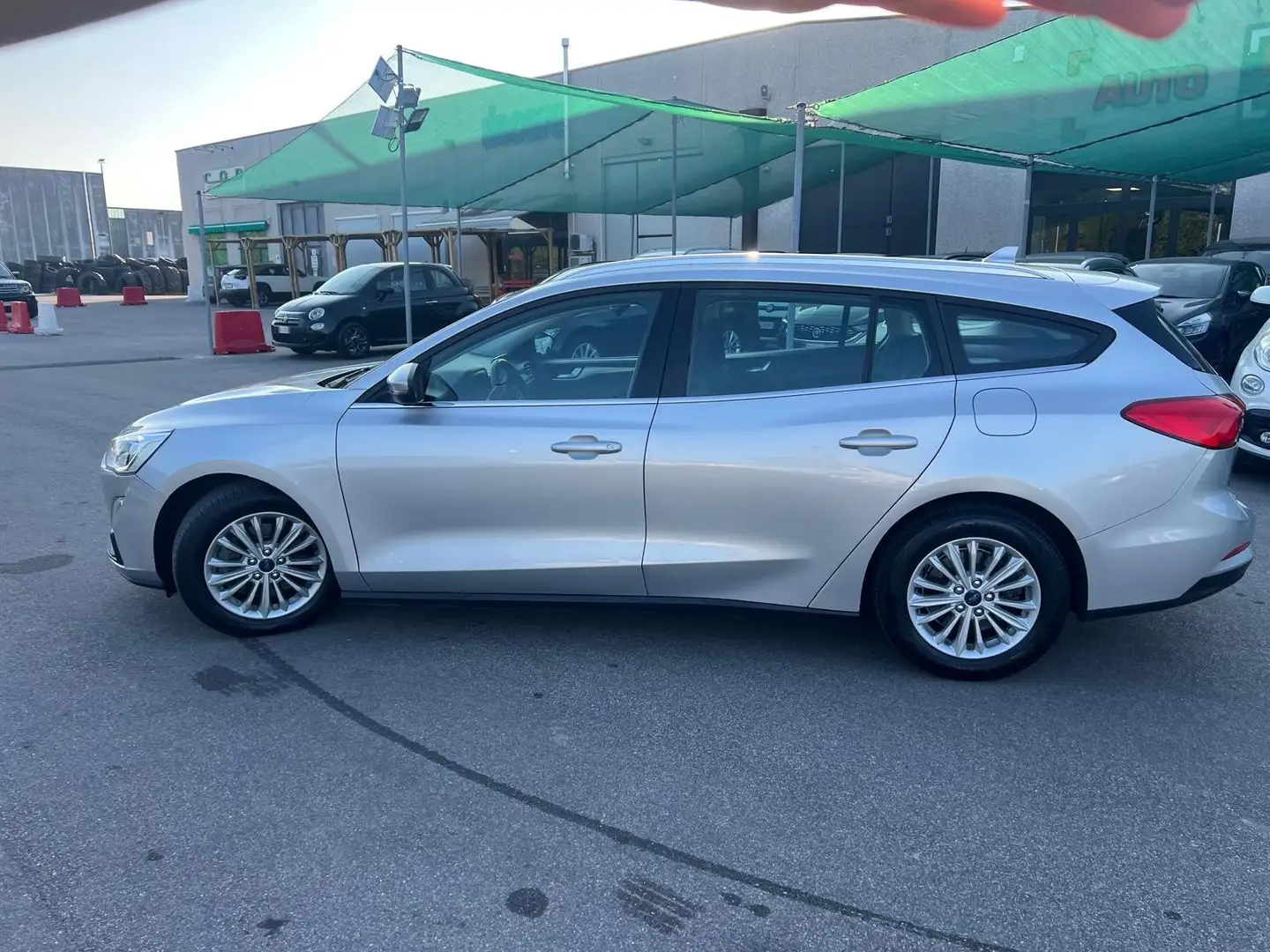 Ford Focus 1.5 TDCi 120 CV Start&Stop Pow. SW Titanium Busine Gris - 2