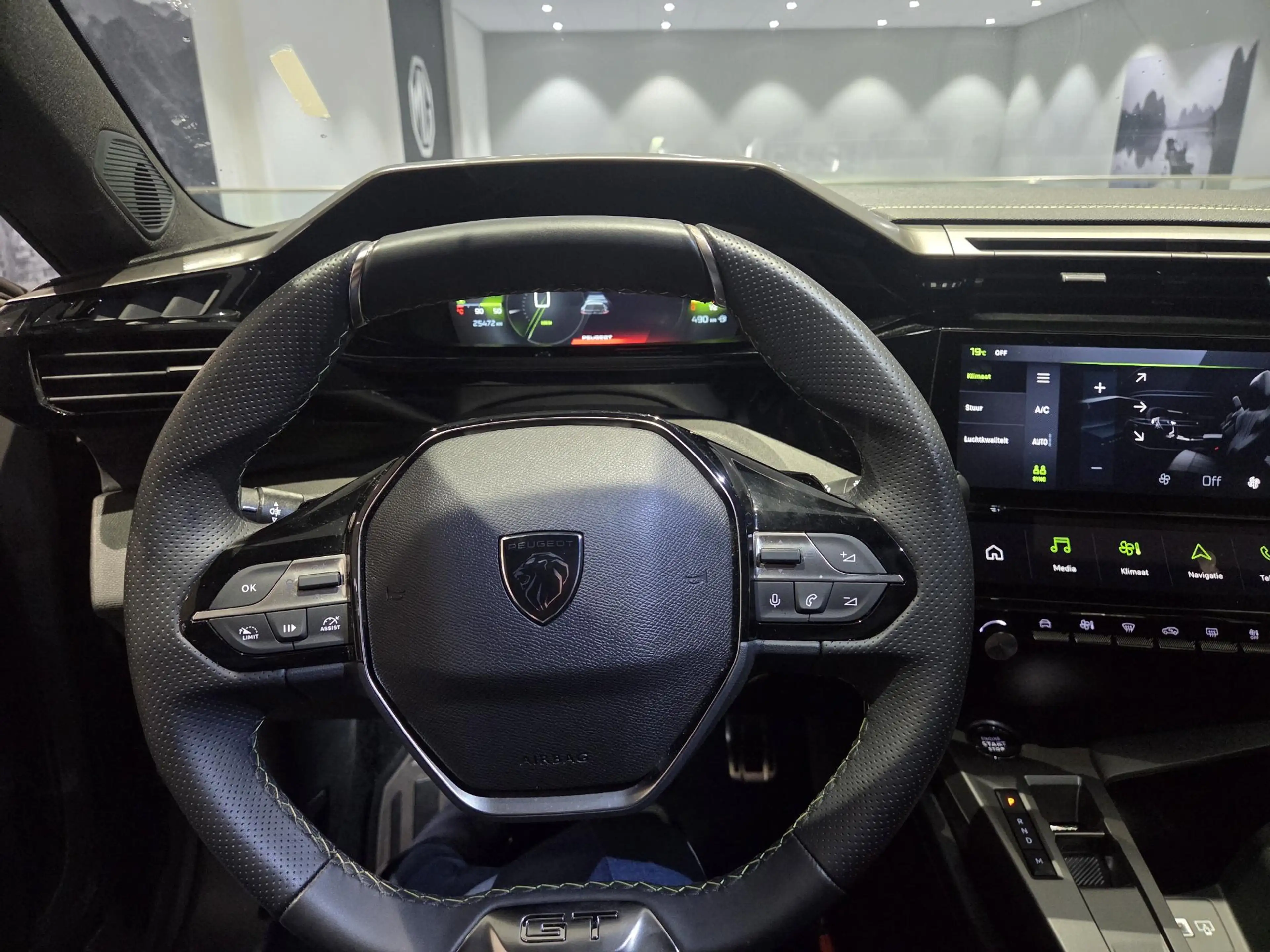Peugeot 408 1.2 Hybrid 145 e-DCS6 GT — photo 12