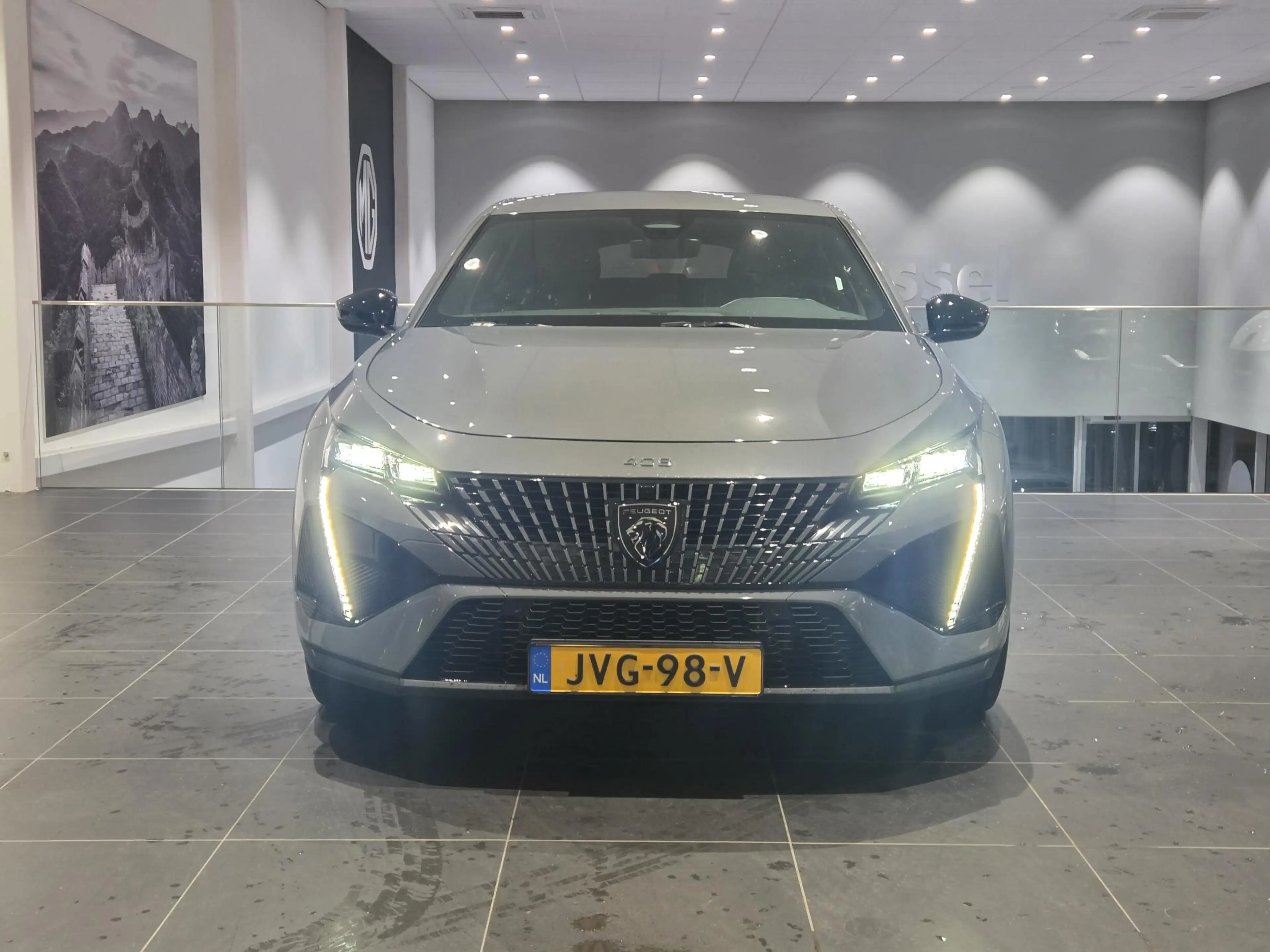 Peugeot 408 1.2 Hybrid 145 e-DCS6 GT — photo 3
