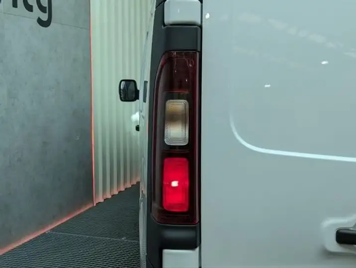 Renault Trafic 2023, foto 23