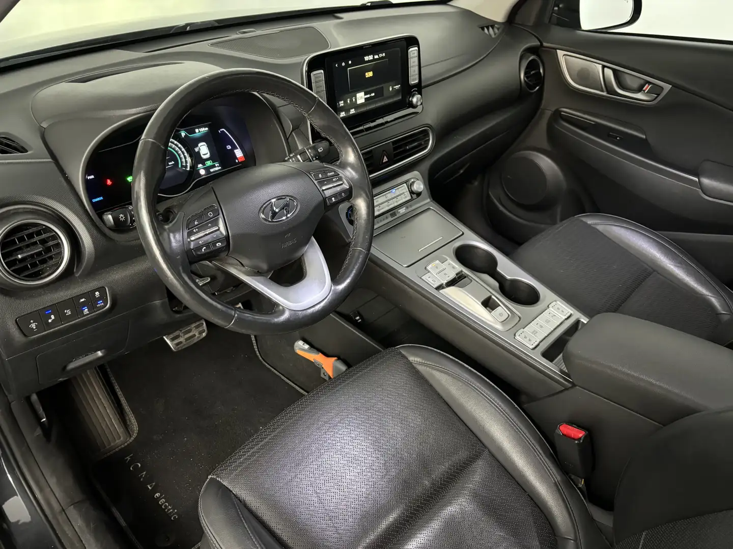 Hyundai KONA EV Premium 64 kWh | Panorama dak | Gris - 2