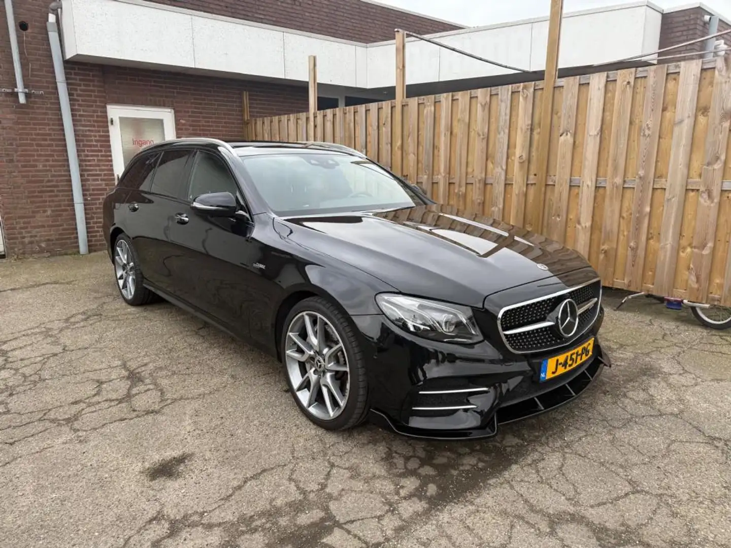 Mercedes-Benz E 53 AMG Estate 4MATIC Premium Plus pano 20inch black burm. Zwart - 2