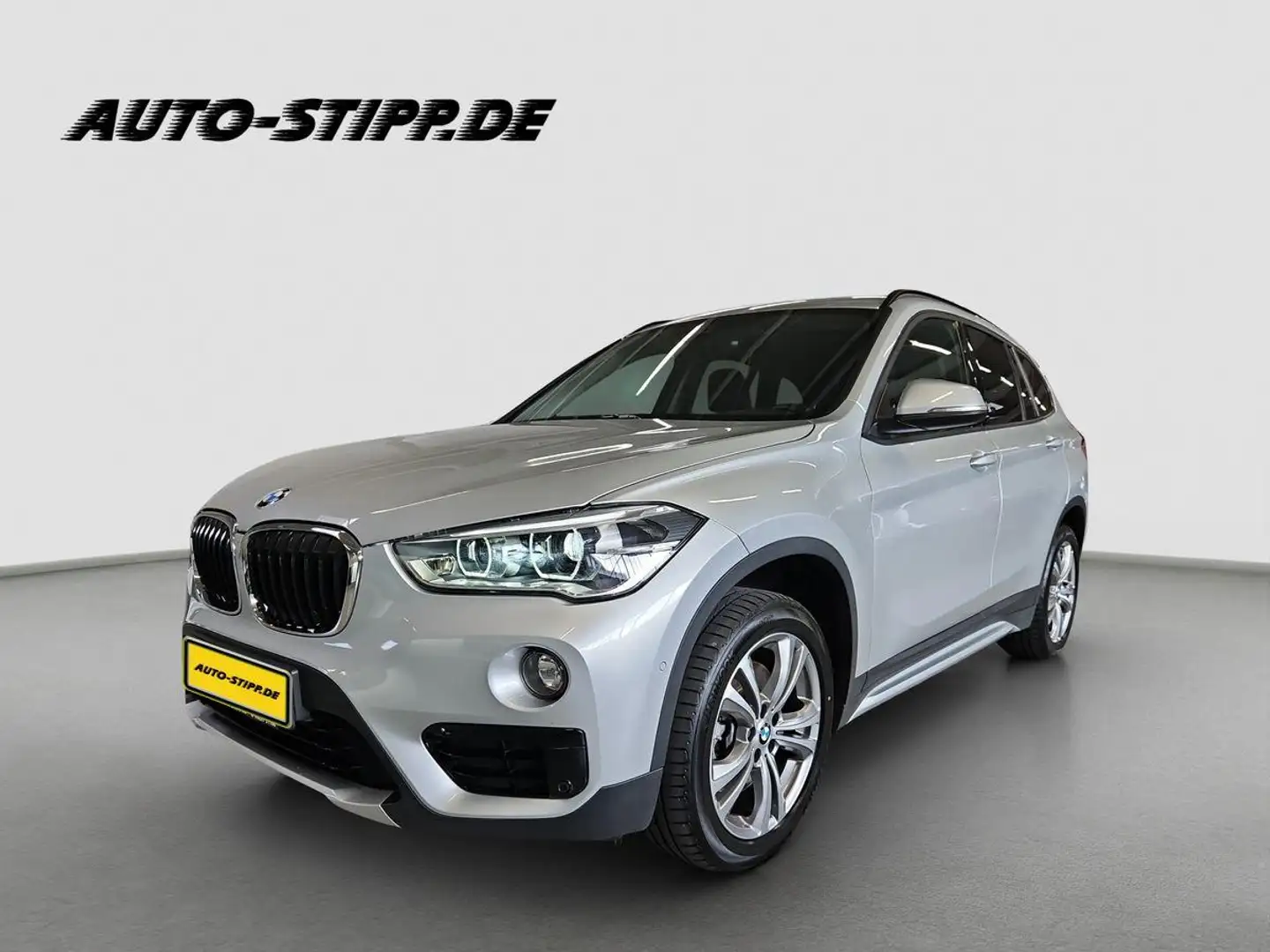 BMW X1 xDrive 20 d Sport Line NAVI RFK AHK LED DAB Silber - 2