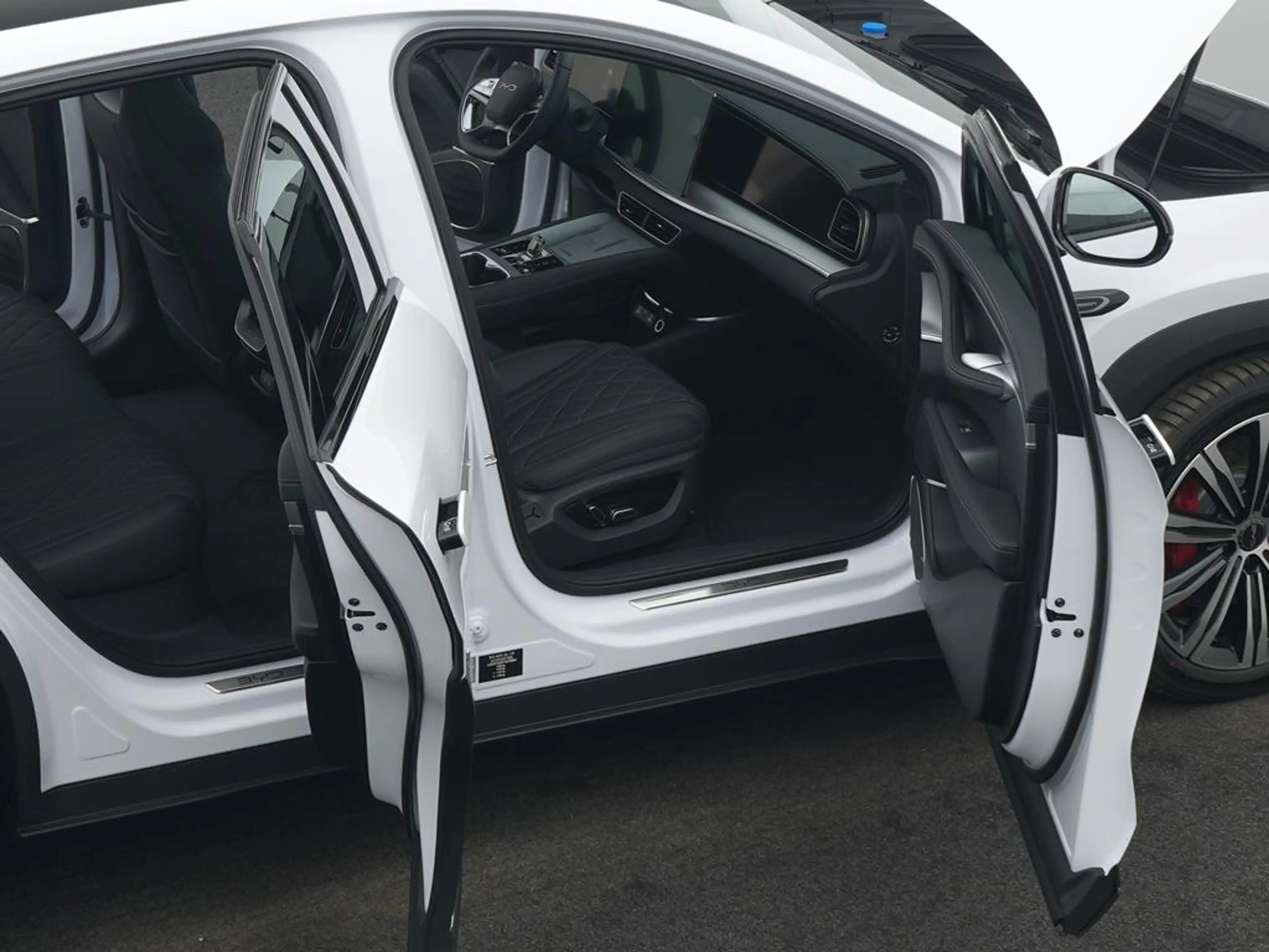 BYD Sealion 7 Excellence AWD — photo 13