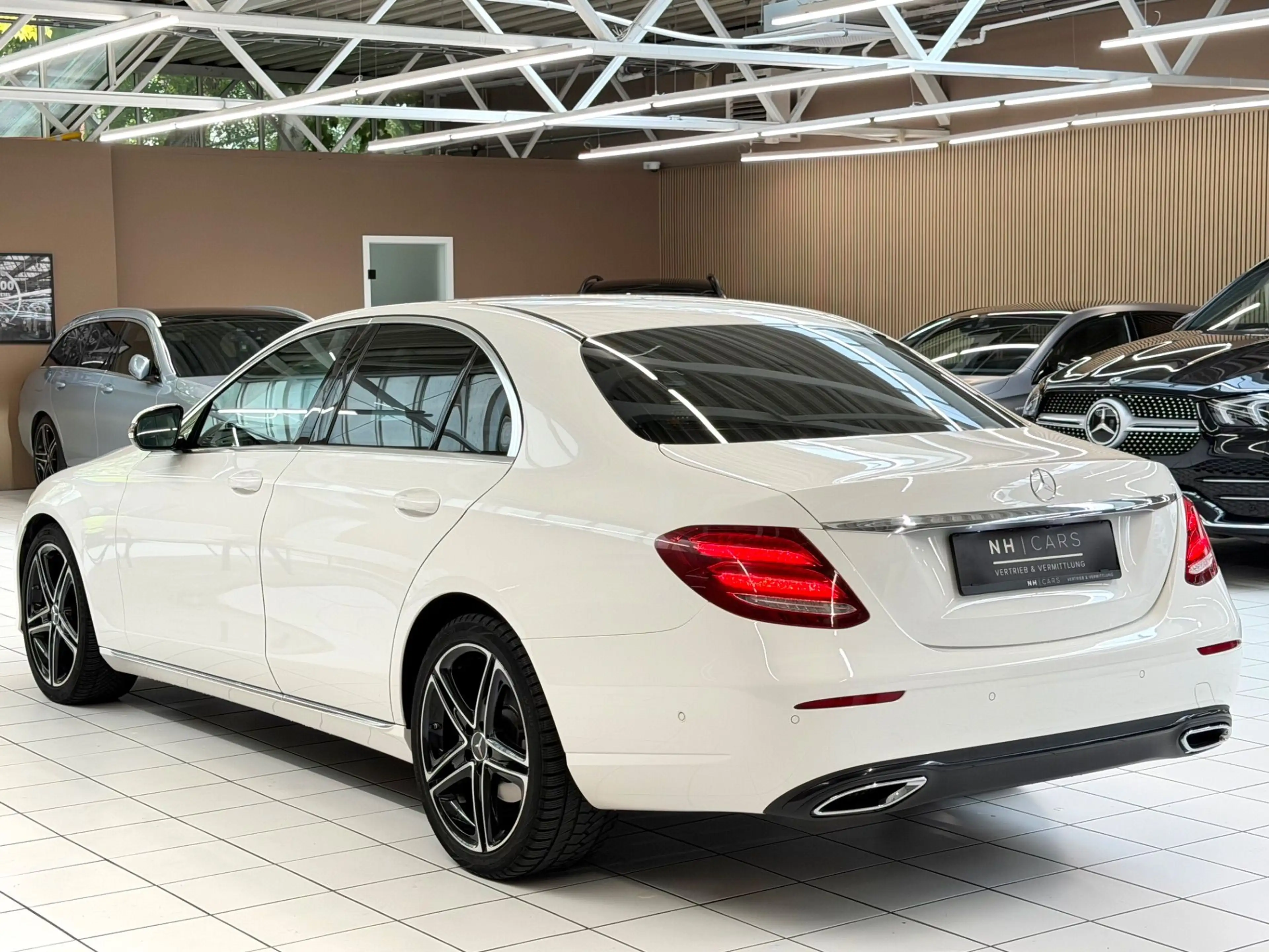 Mercedes-Benz E 220 d Avantgarde Aut./Burmester — photo 6