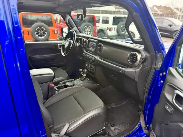 Jeep Wrangler view 9