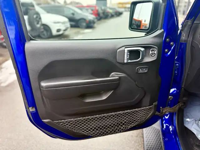 Jeep Wrangler view 10