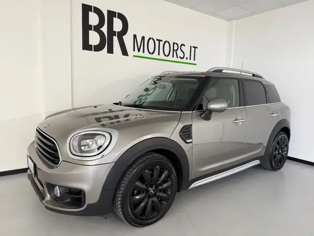 MINI One Countryman