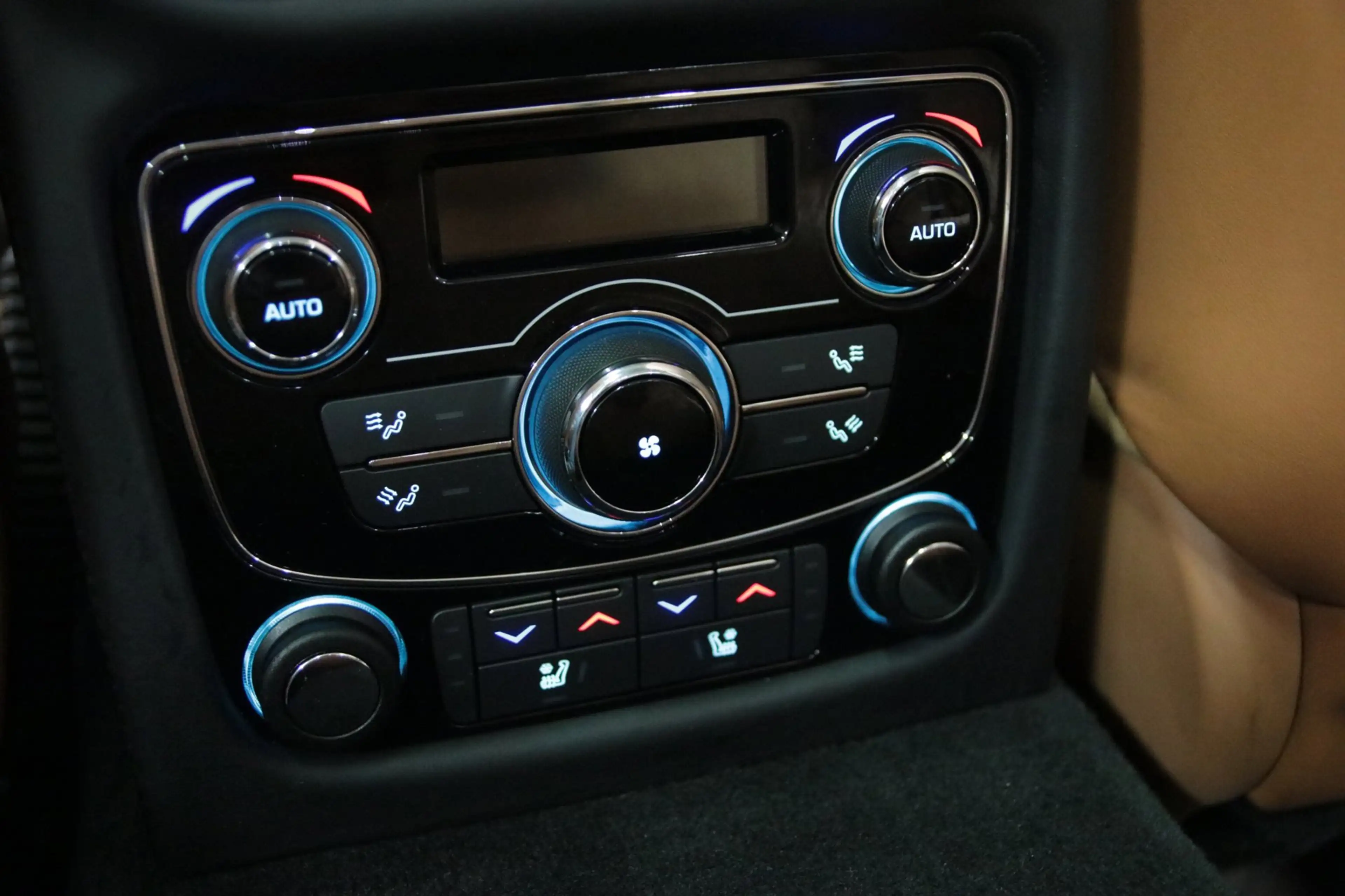 Jaguar XJ 3.0 V6 SC AWD Autobiography LWB/Apple carplay/NAP/ — photo 25