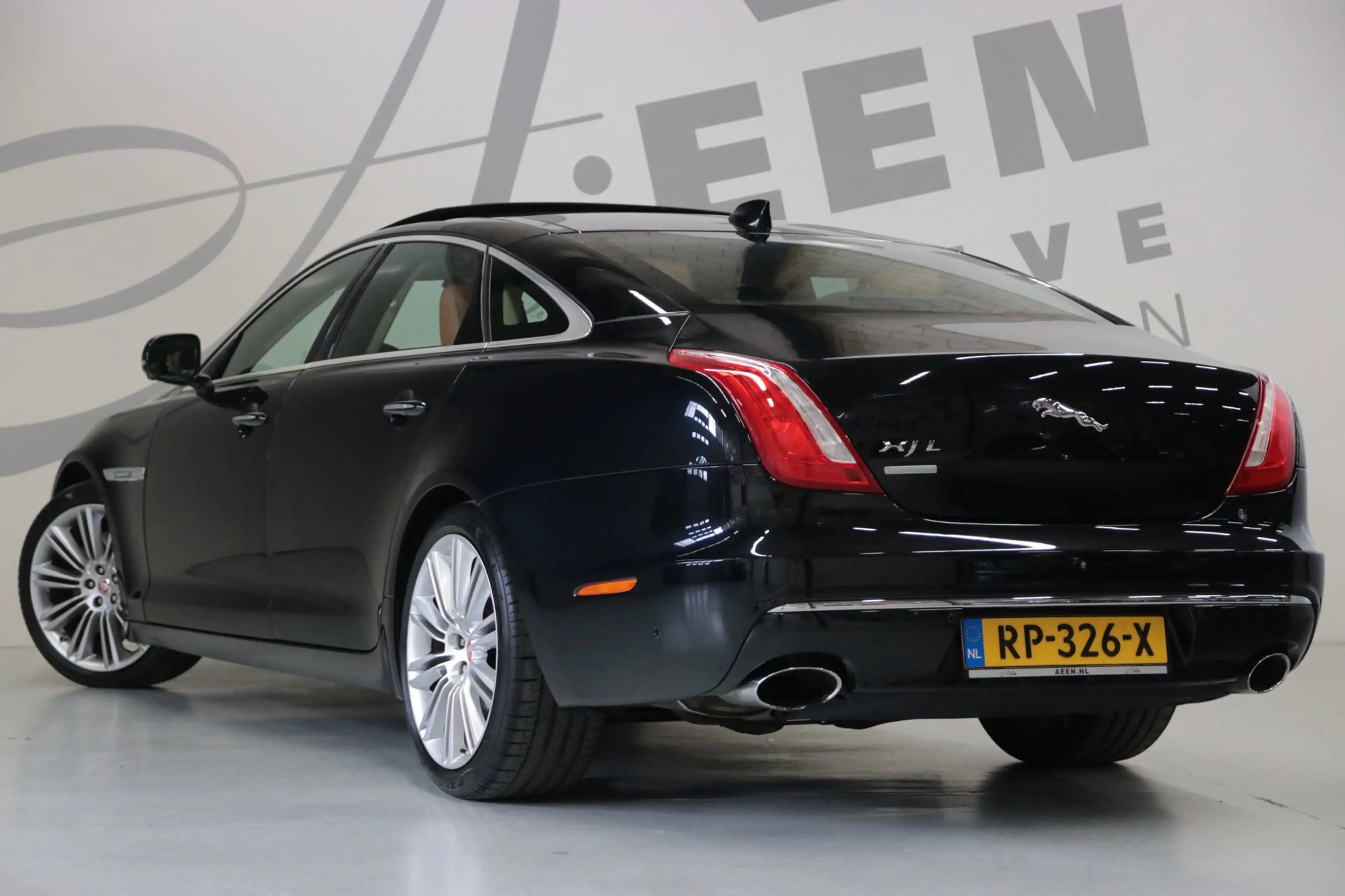 Jaguar XJ 3.0 V6 SC AWD Autobiography LWB/Apple carplay/NAP/ — photo 30