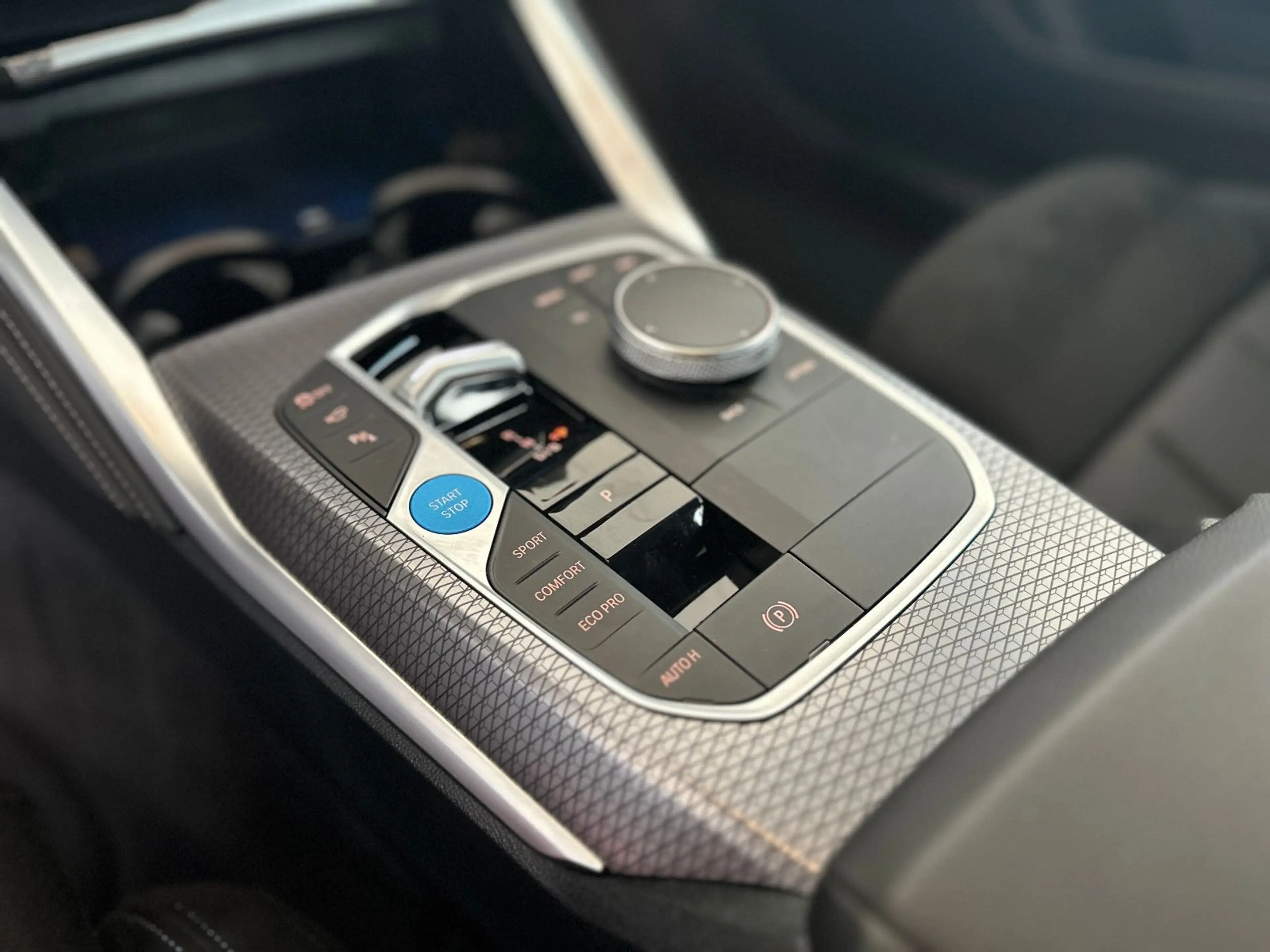 BMW i4 GranCoupe 40eDrive M Sport H/K adapLED HUD — photo 18