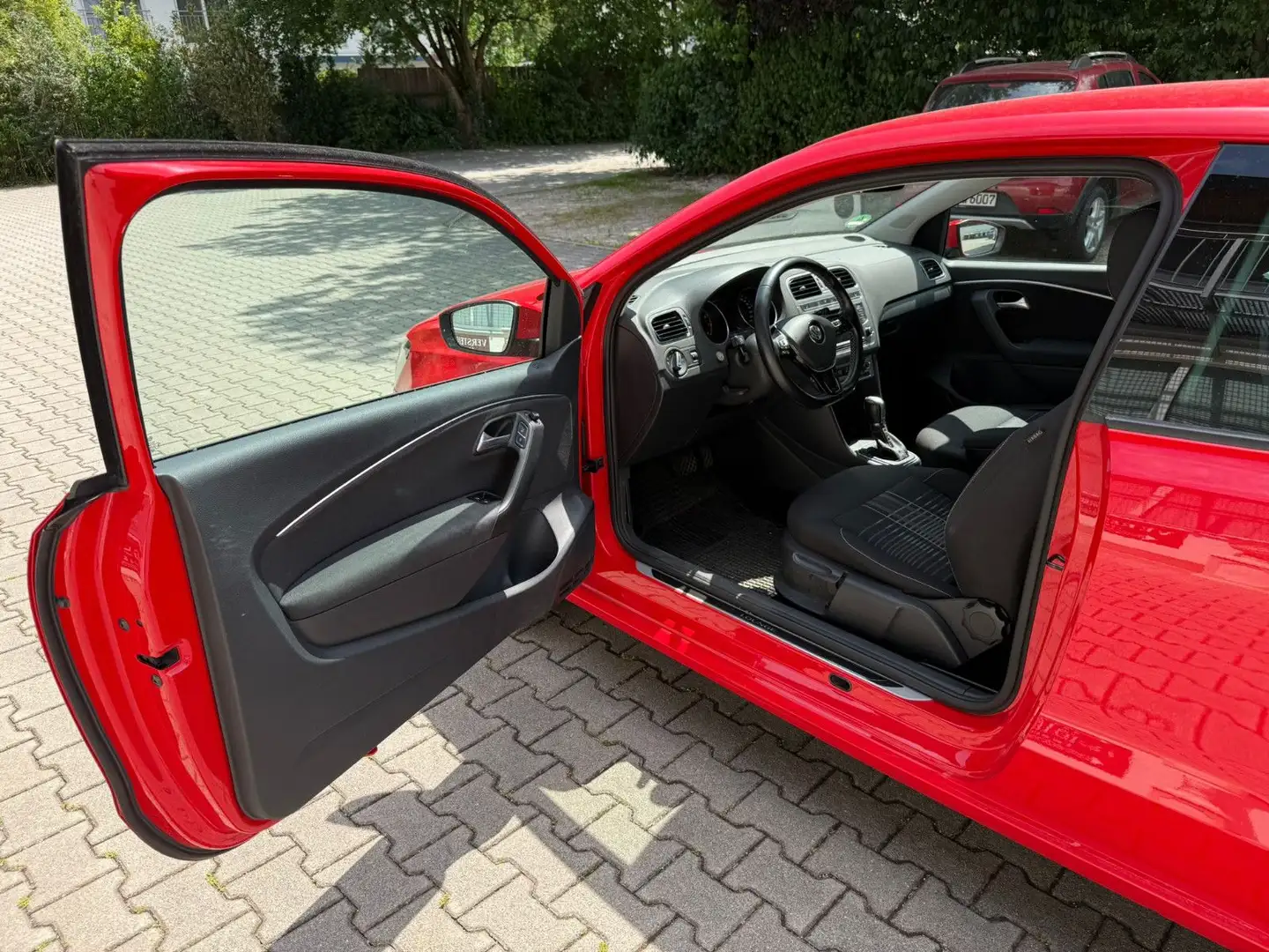 Volkswagen Polo V Lounge BMT/AUTOM KLIMA KAM NAV Rood - 2