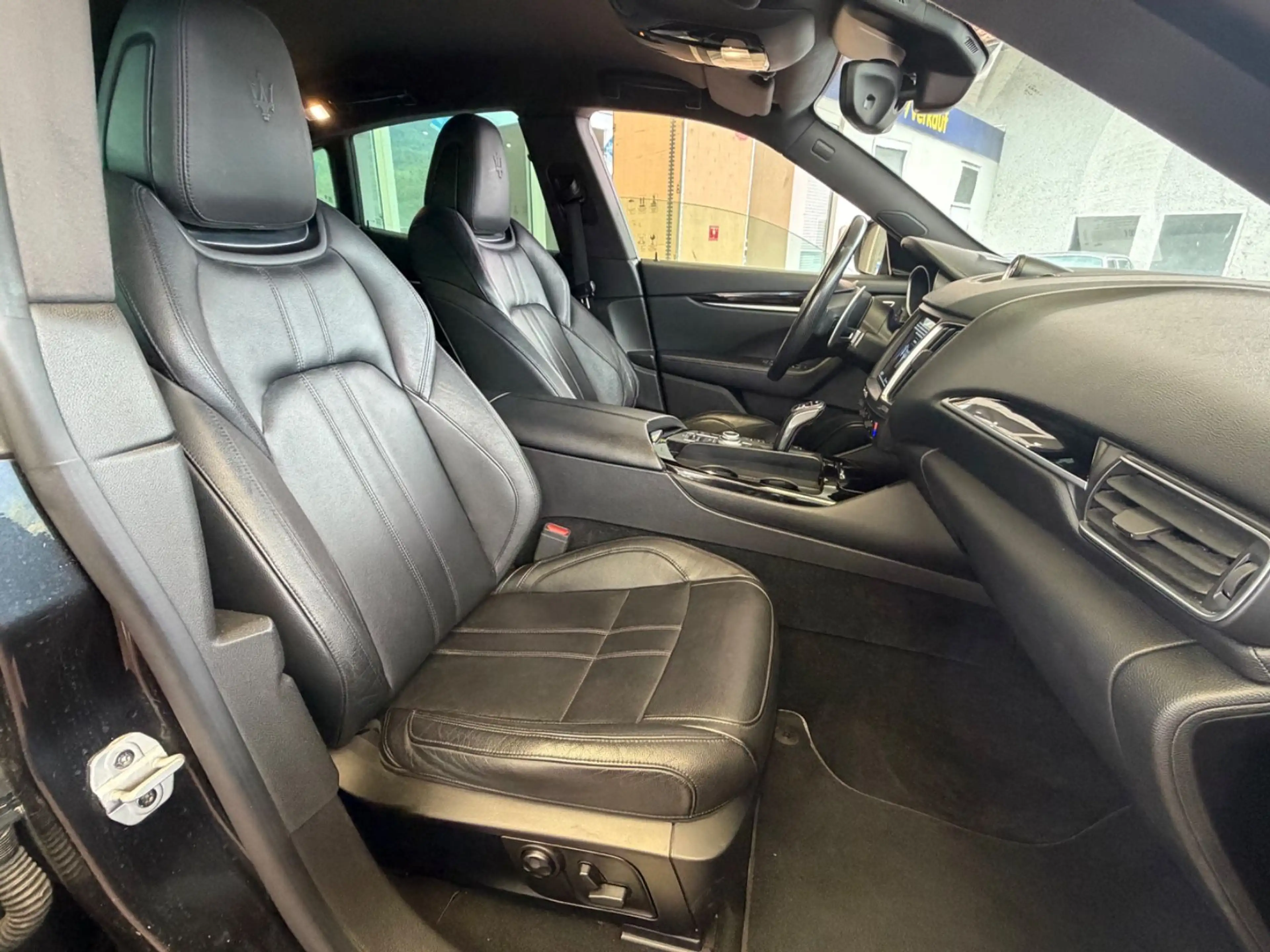 Maserati Levante GranSport Q4 — photo 8