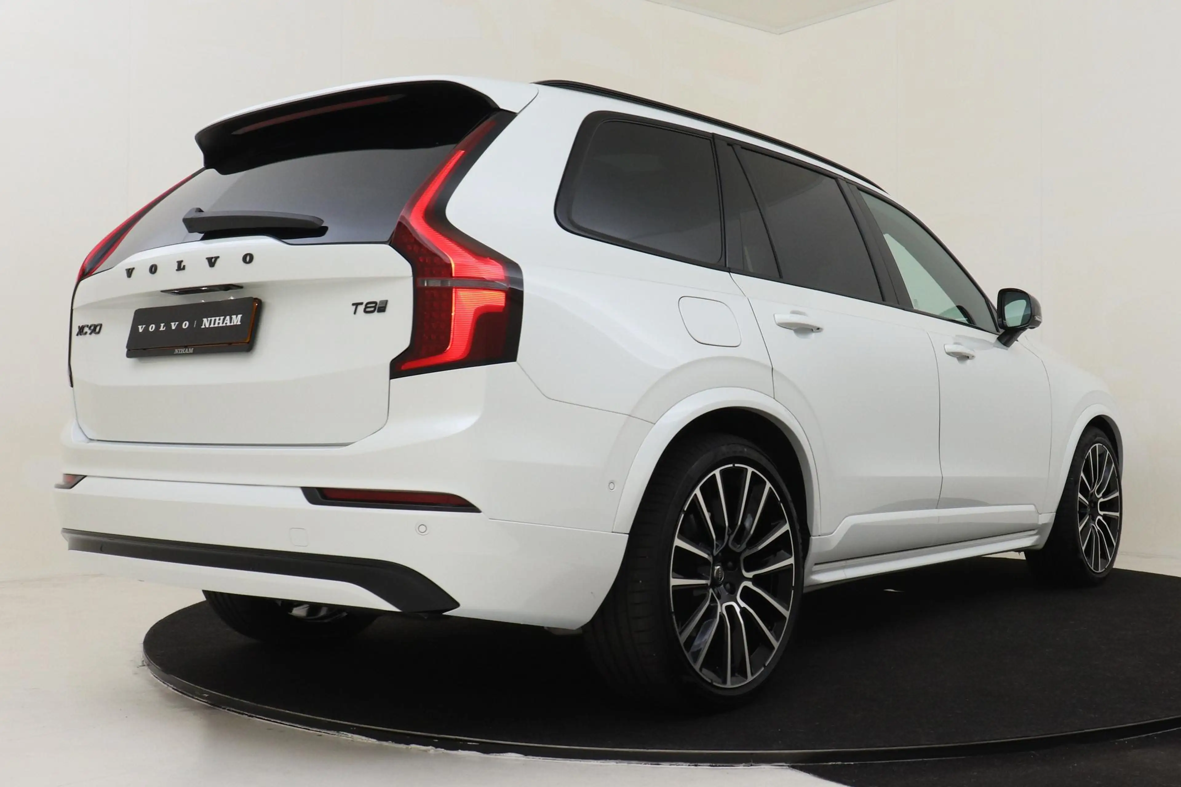 Volvo XC90 II T8 PLUG-IN HYBRID AWD ULTRA BLACK ED. EXEC. -PA — photo 3