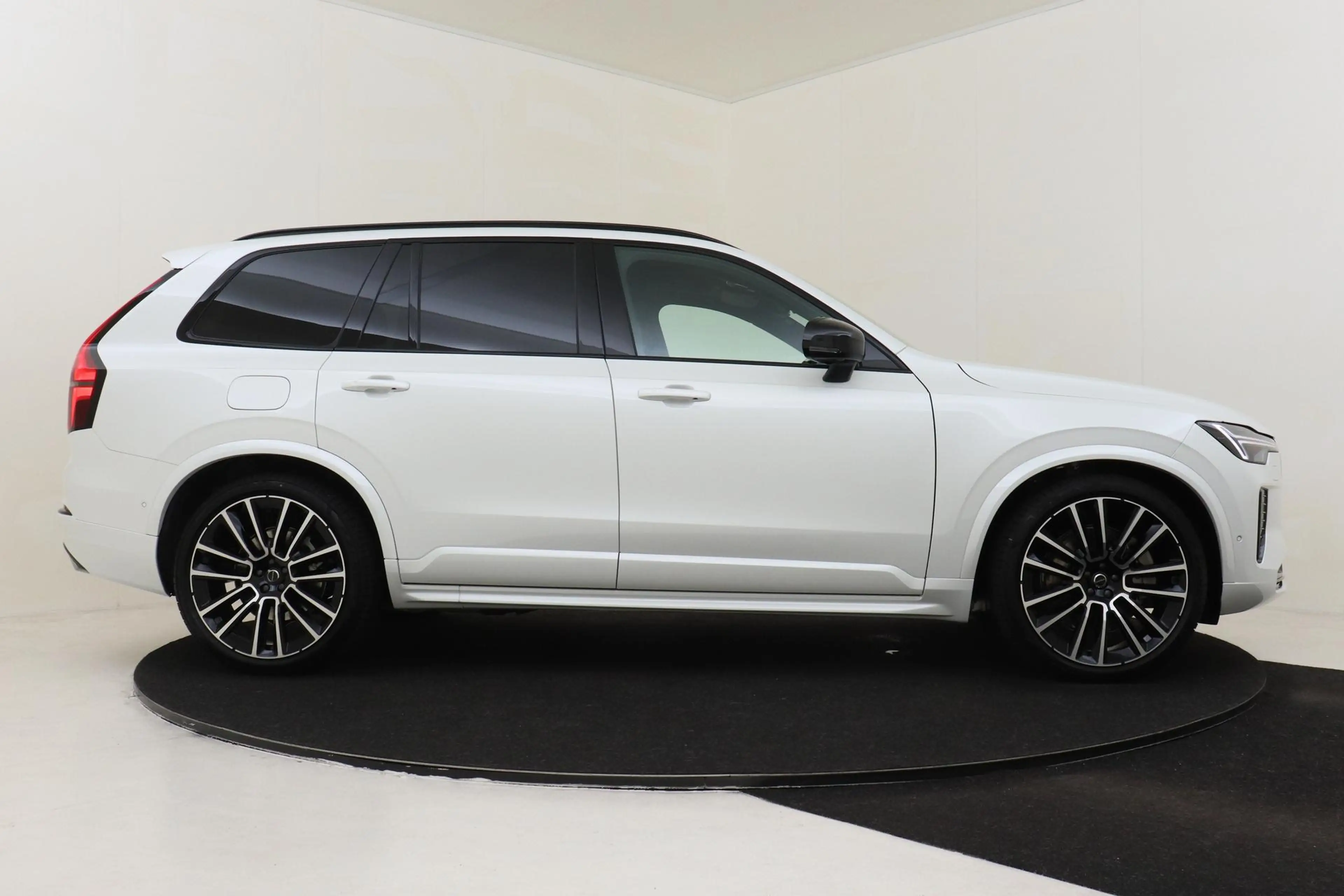 Volvo XC90 II T8 PLUG-IN HYBRID AWD ULTRA BLACK ED. EXEC. -PA — photo 13
