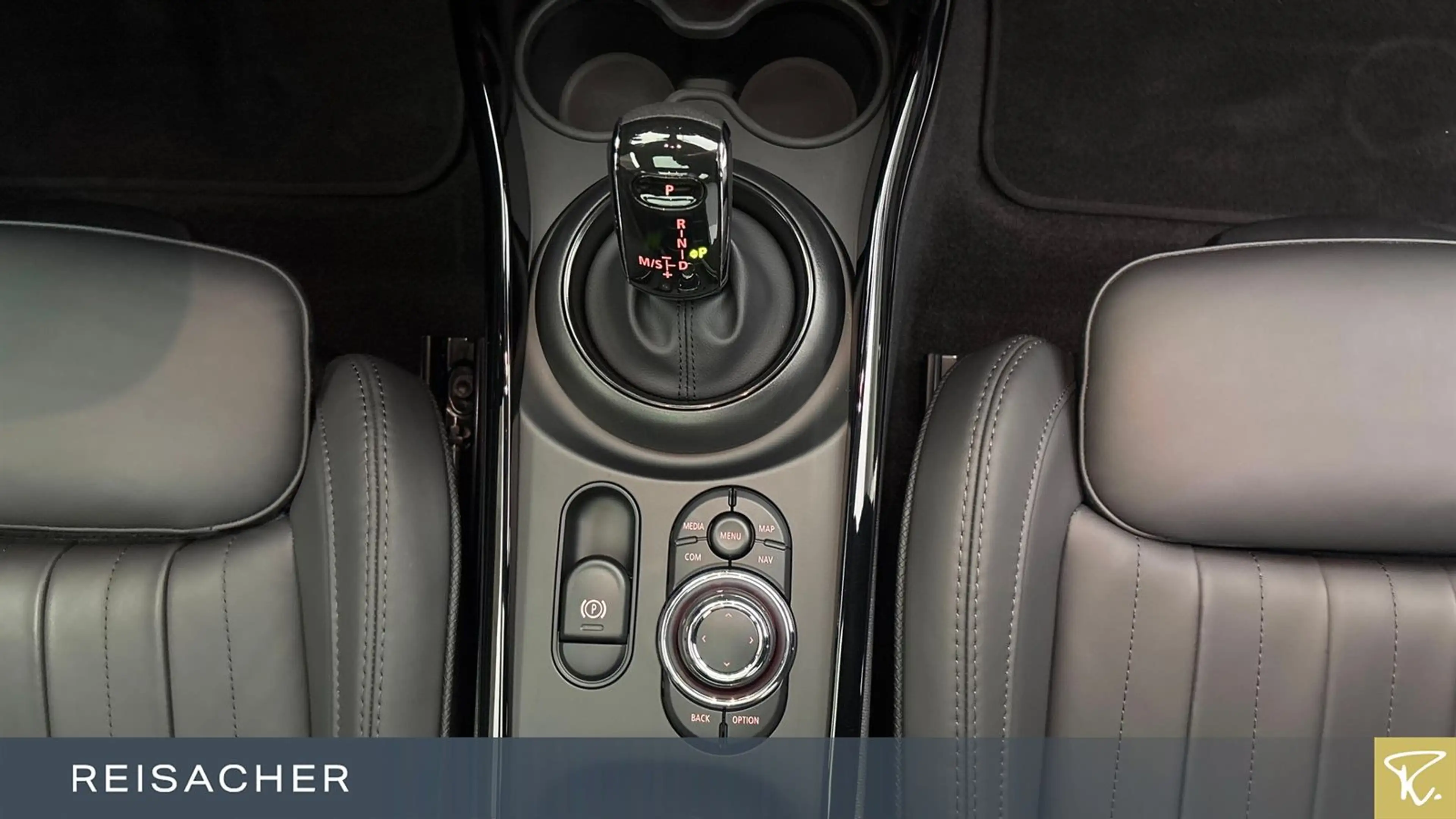 MINI Cooper Clubman A Classic-Trim,Pano,Navi,HUD,RFK — photo 11