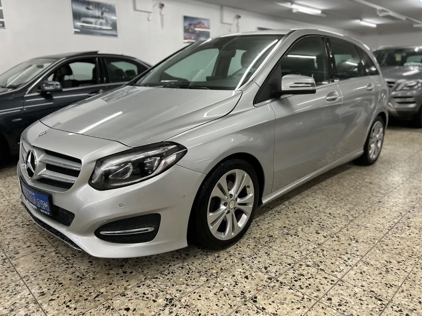 Mercedes-Benz B 180 B -Klasse B 180 Silber - 1