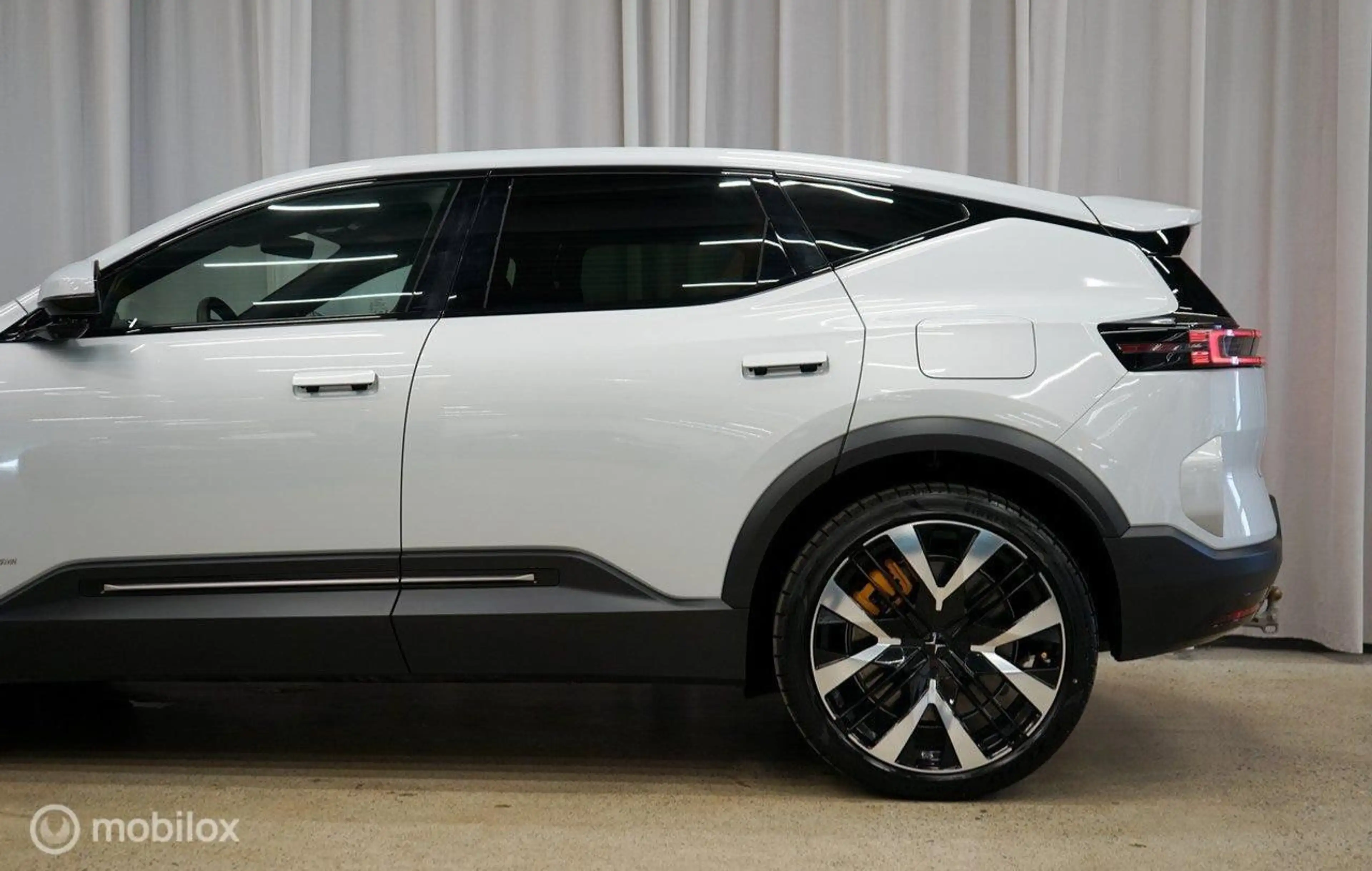 Polestar 3 Long range Dual motor Performance Pilot Plus — photo 4