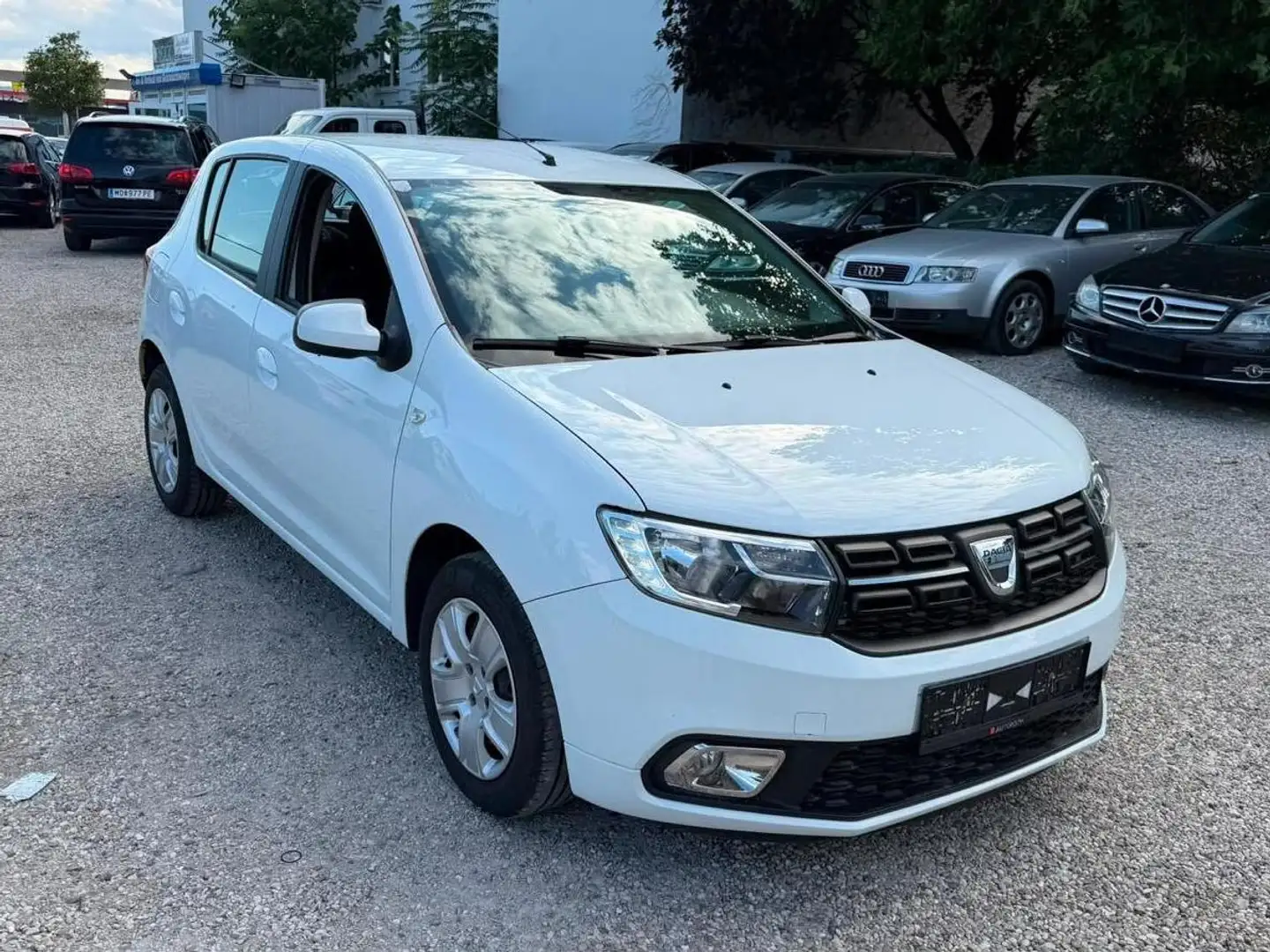 Dacia Sandero Laureate 73PS mit Klima PICKERL Services Weiß - 1