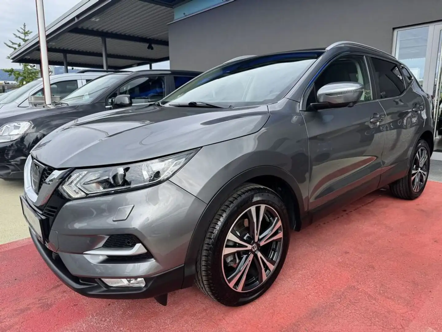 Nissan Qashqai N-Connecta 1,2 l Automatik Panorama Grau - 1