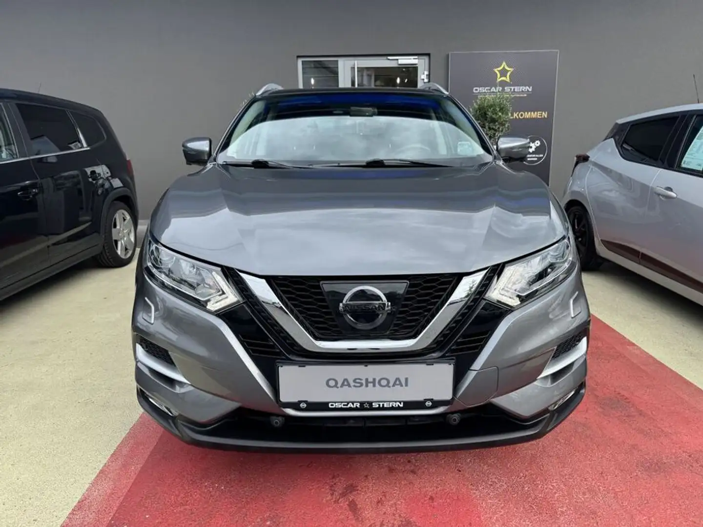 Nissan Qashqai N-Connecta 1,2 l Automatik Panorama Gris - 2