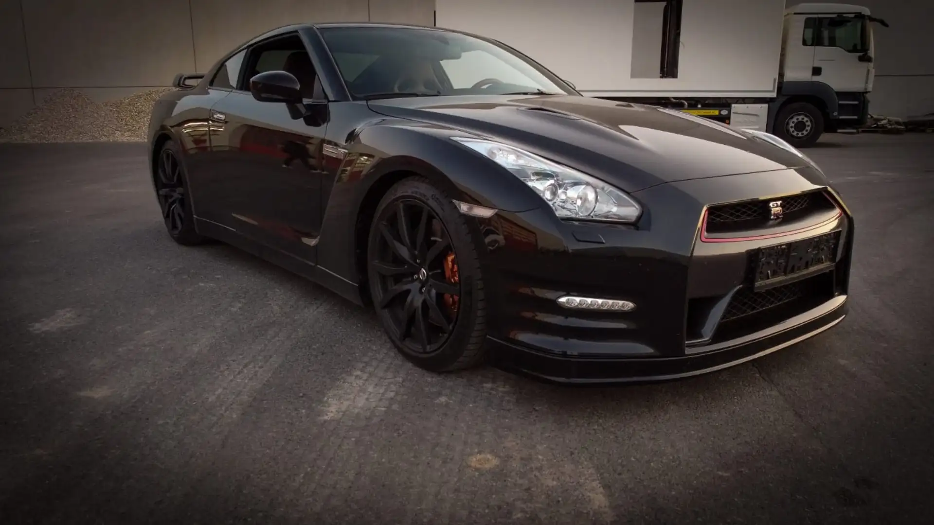 Nissan GT-R Black Edition - 2