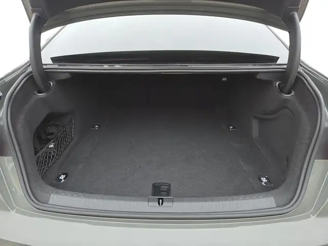 Audi A6 view 14