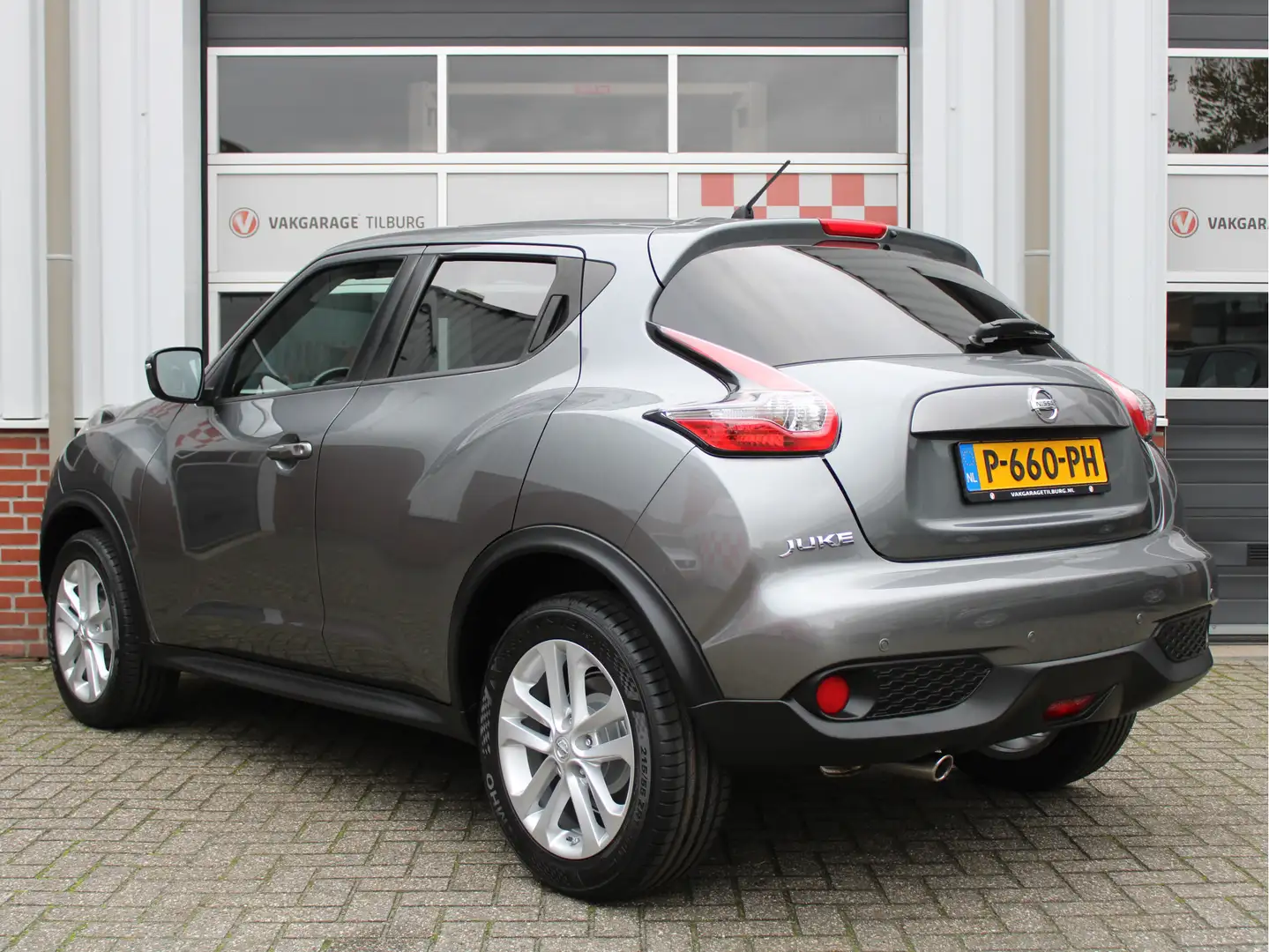 Nissan Juke 1.6 Acenta Automaat /NAVI/Climate/Cruise control/P Grijs - 2