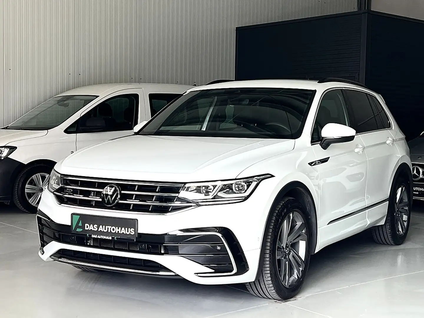 Volkswagen Tiguan 2,0 TDI R-Line DSG/MATRIX/VIRTUAL/ACC/19 ZOLL Weiß - 1