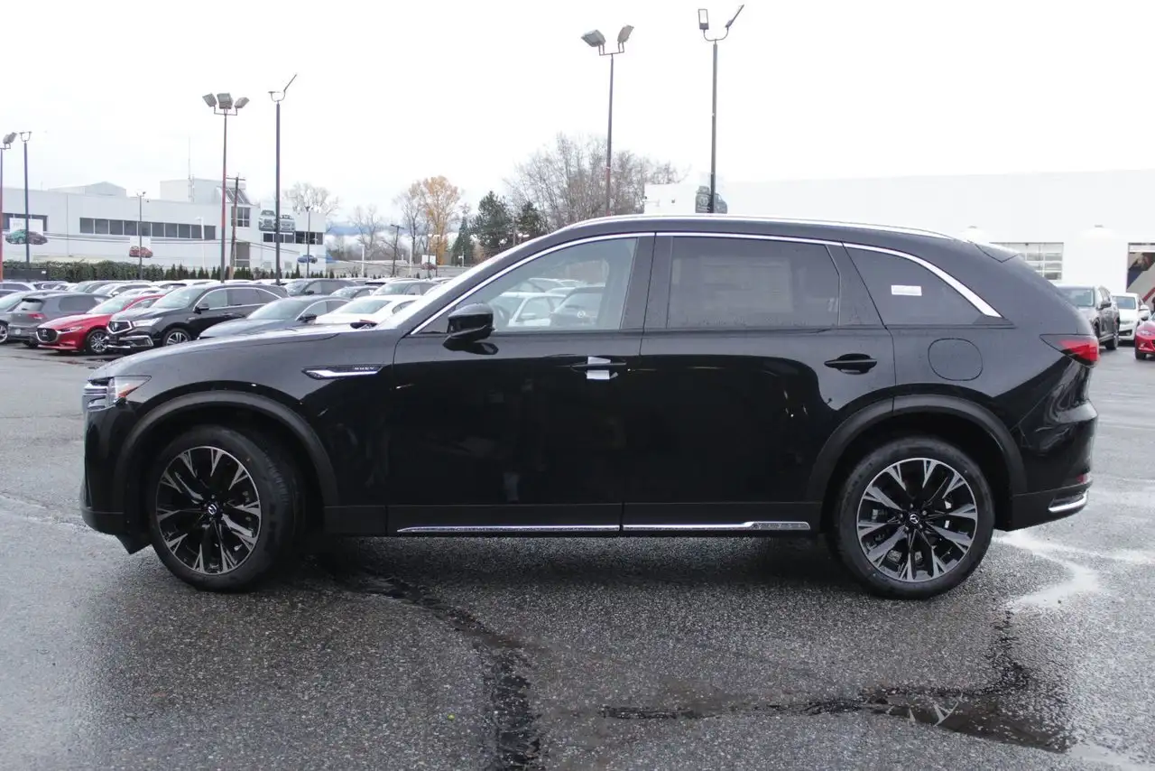 Mazda CX-90 PHEV снимка Mazda CX-90 PHEV