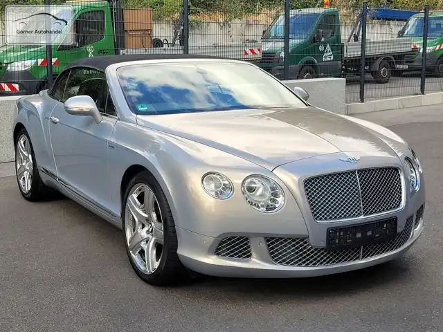 Bentley Continental GTC W12 Mulliner erst 19.200 km