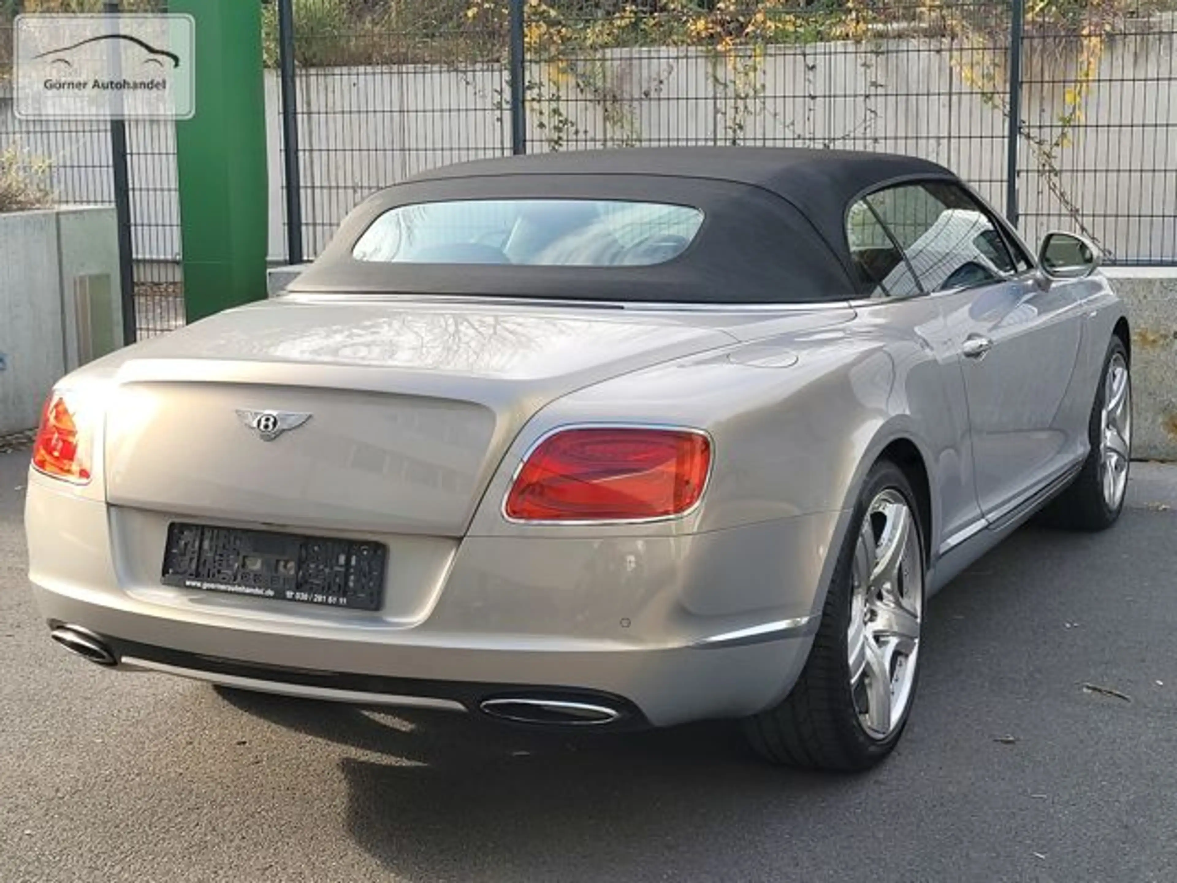 Bentley Continental GTC W12 Mulliner erst 19.200 km — photo 9