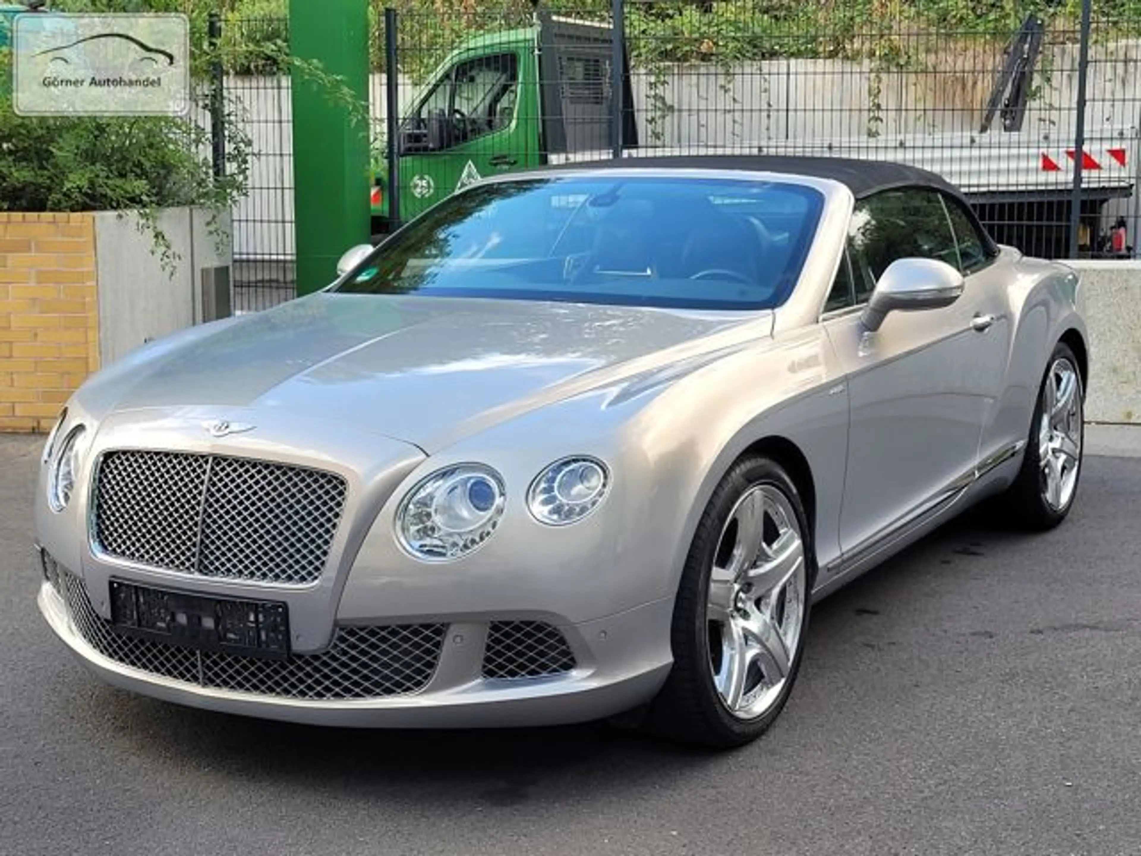 Bentley Continental GTC W12 Mulliner erst 19.200 km — photo 4