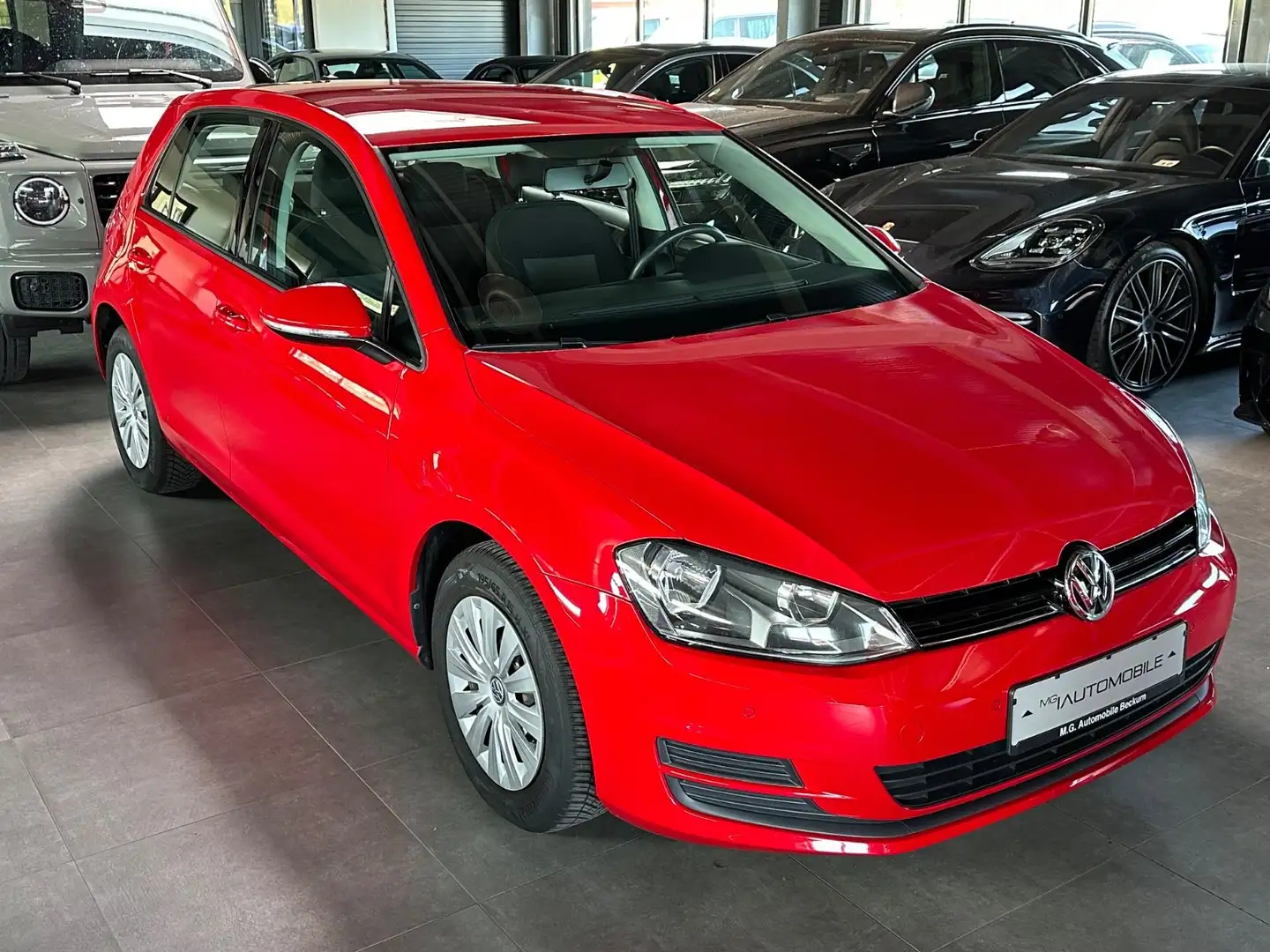 Volkswagen Golf VII 1.6 TDI BMT Trendline - 1.HAND / PDC Rood - 2