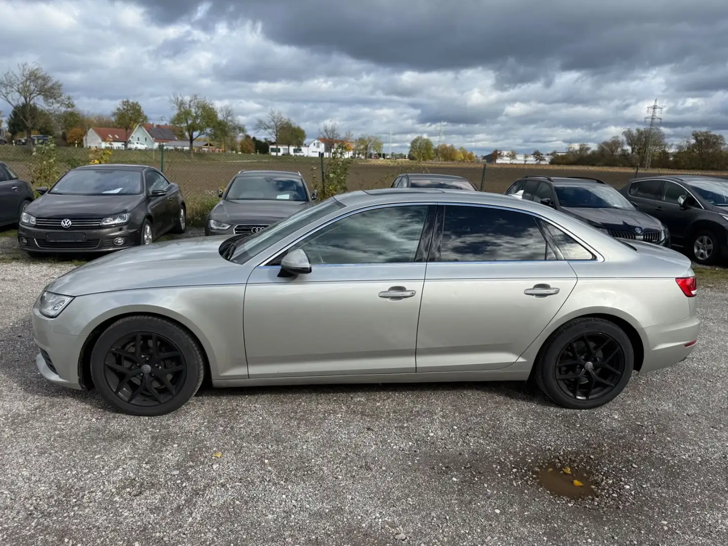 Audi A4 Lim. Virtuel Cockpit /Automatik / Schiebedach Silber - 2
